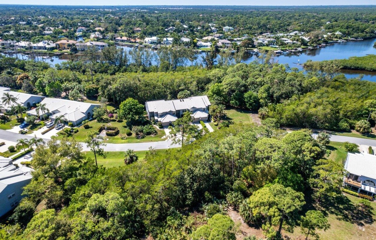 8878 Riverfront Ter, Jupiter FL  33469-1818 exterior