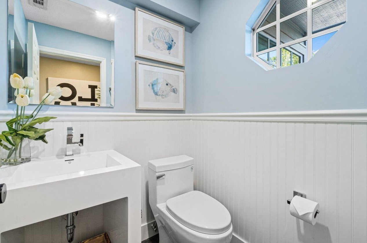 8878 Riverfront Ter, Jupiter FL  33469-1818 exterior