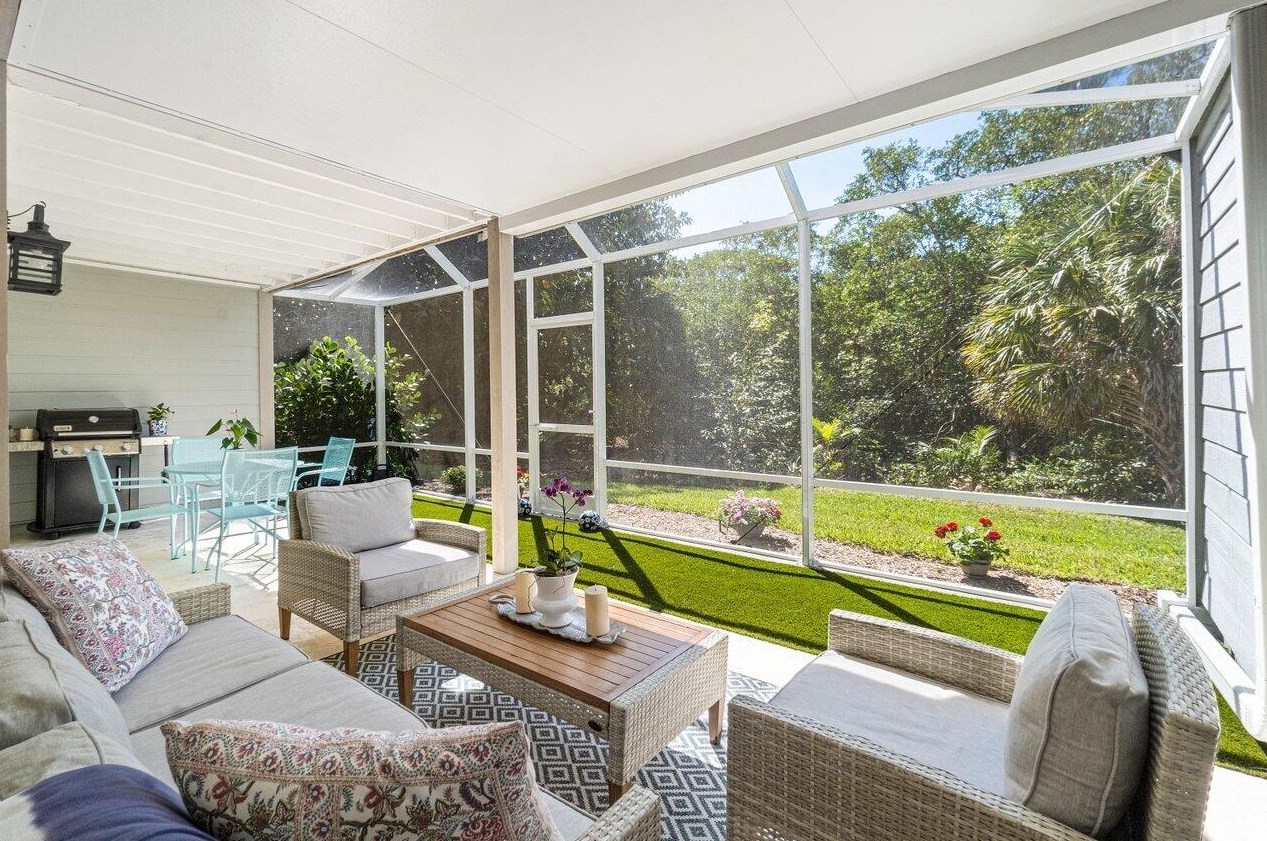 8878 Riverfront Ter, Jupiter FL  33469-1818 exterior