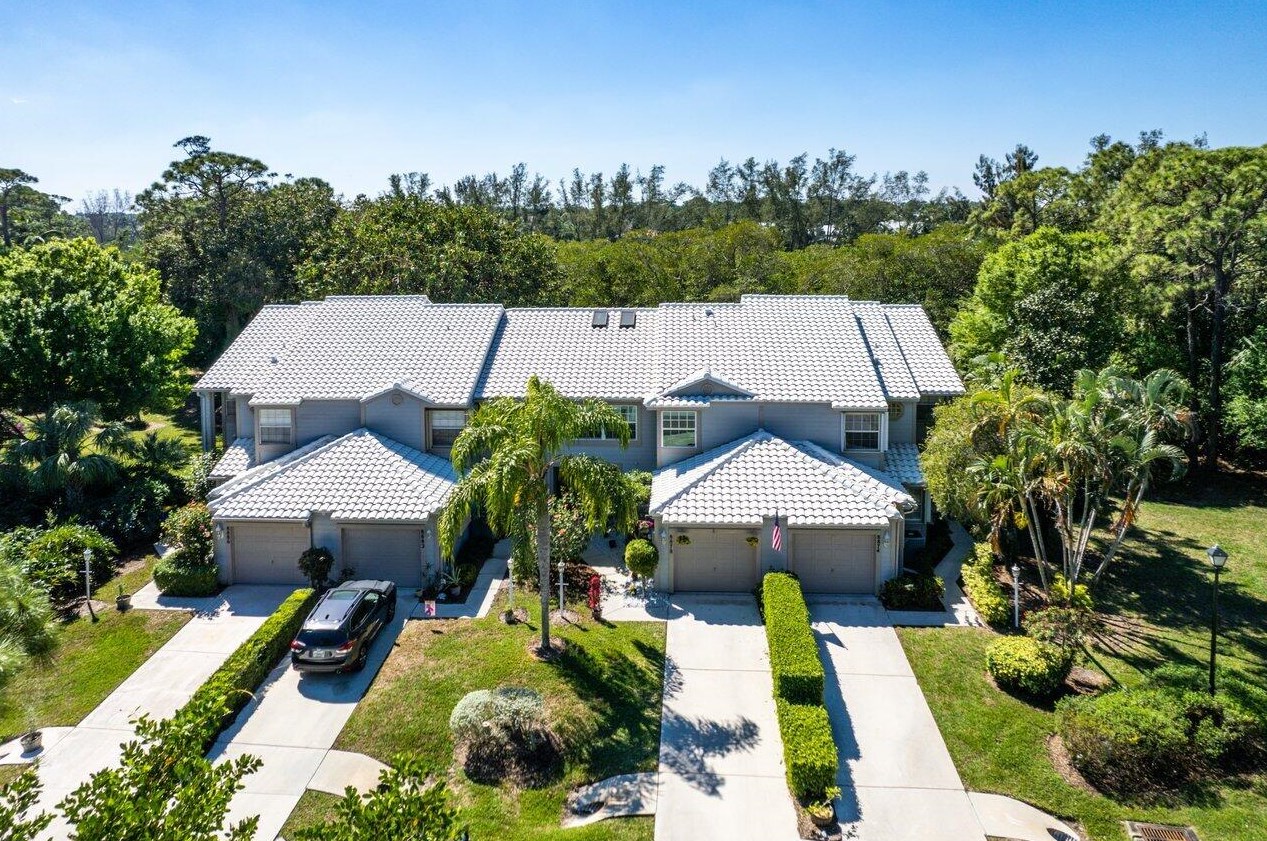 8878 Riverfront Ter, Jupiter FL  33469-1818 exterior