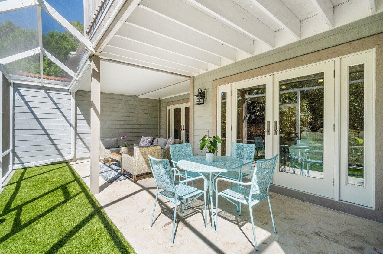 8878 Riverfront Ter, Jupiter FL  33469-1818 exterior