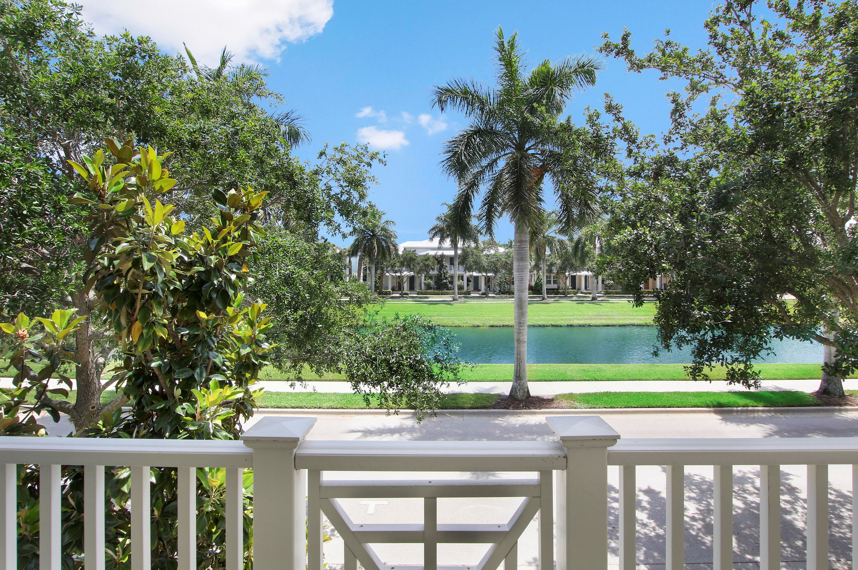 1327 Jeaga Dr, Jupiter FL  33458-8766 exterior