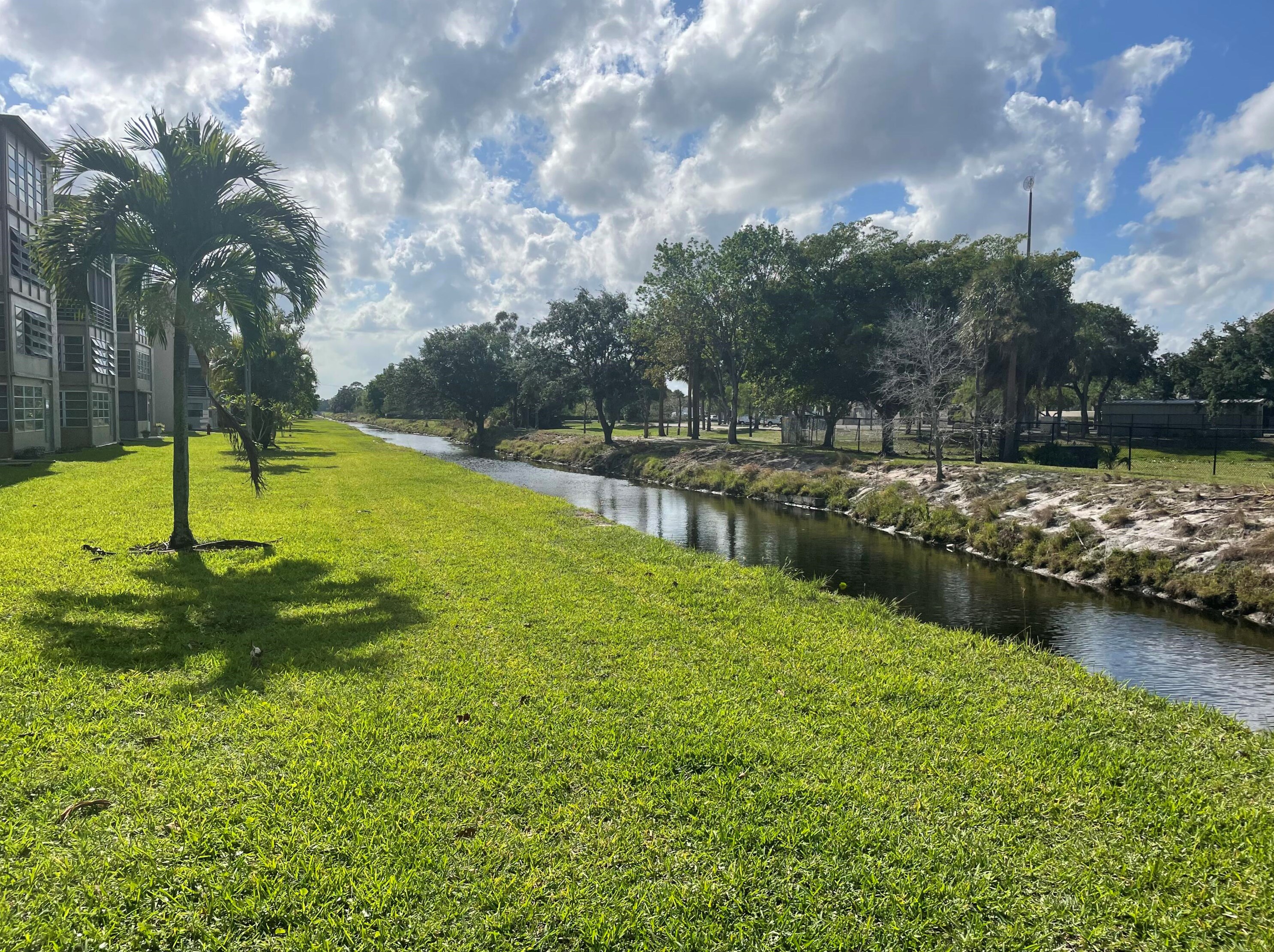 729 Lori Dr, Lake Worth FL  33461-1292 exterior