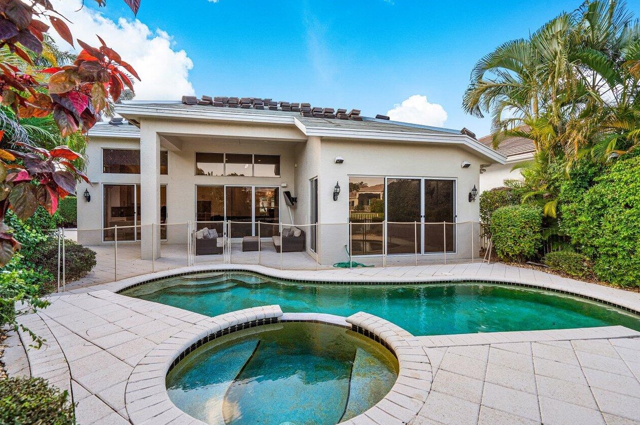 4190 Briarcliff Cir, Boca Raton FL  33496-4067 exterior