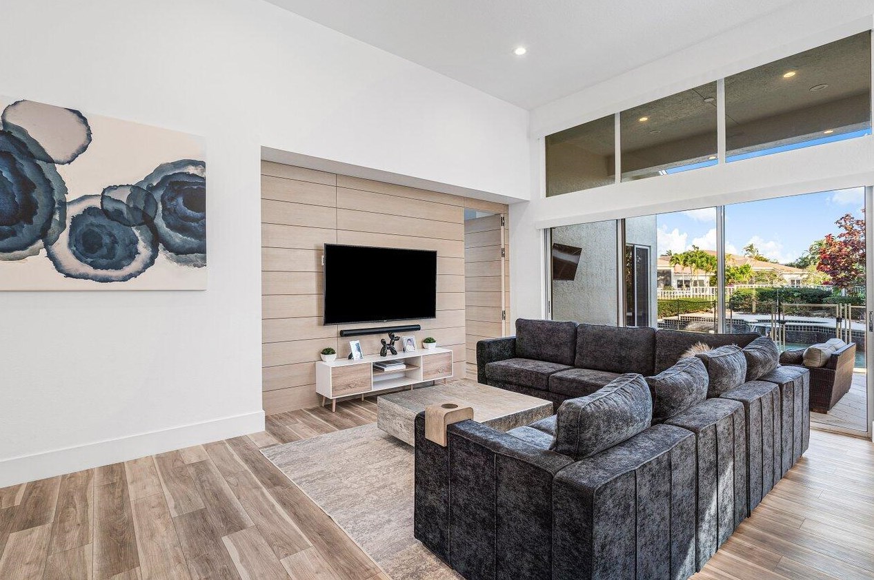 4190 Briarcliff Cir, Boca Raton FL  33496-4067 exterior