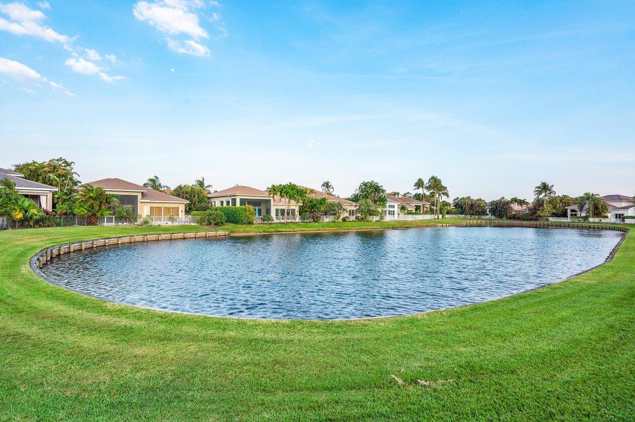 4190 Briarcliff Cir, Boca Raton FL  33496-4067 exterior