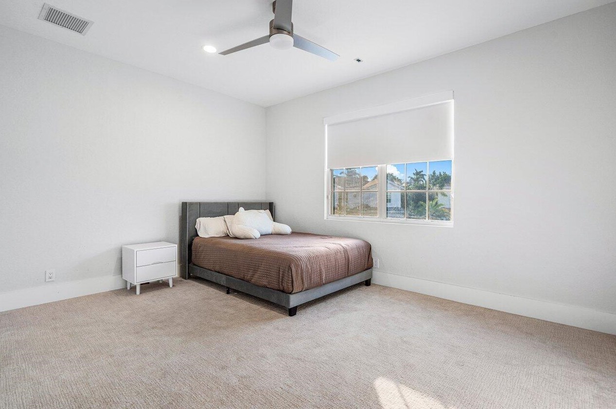 4190 Briarcliff Cir, Boca Raton FL  33496-4067 exterior