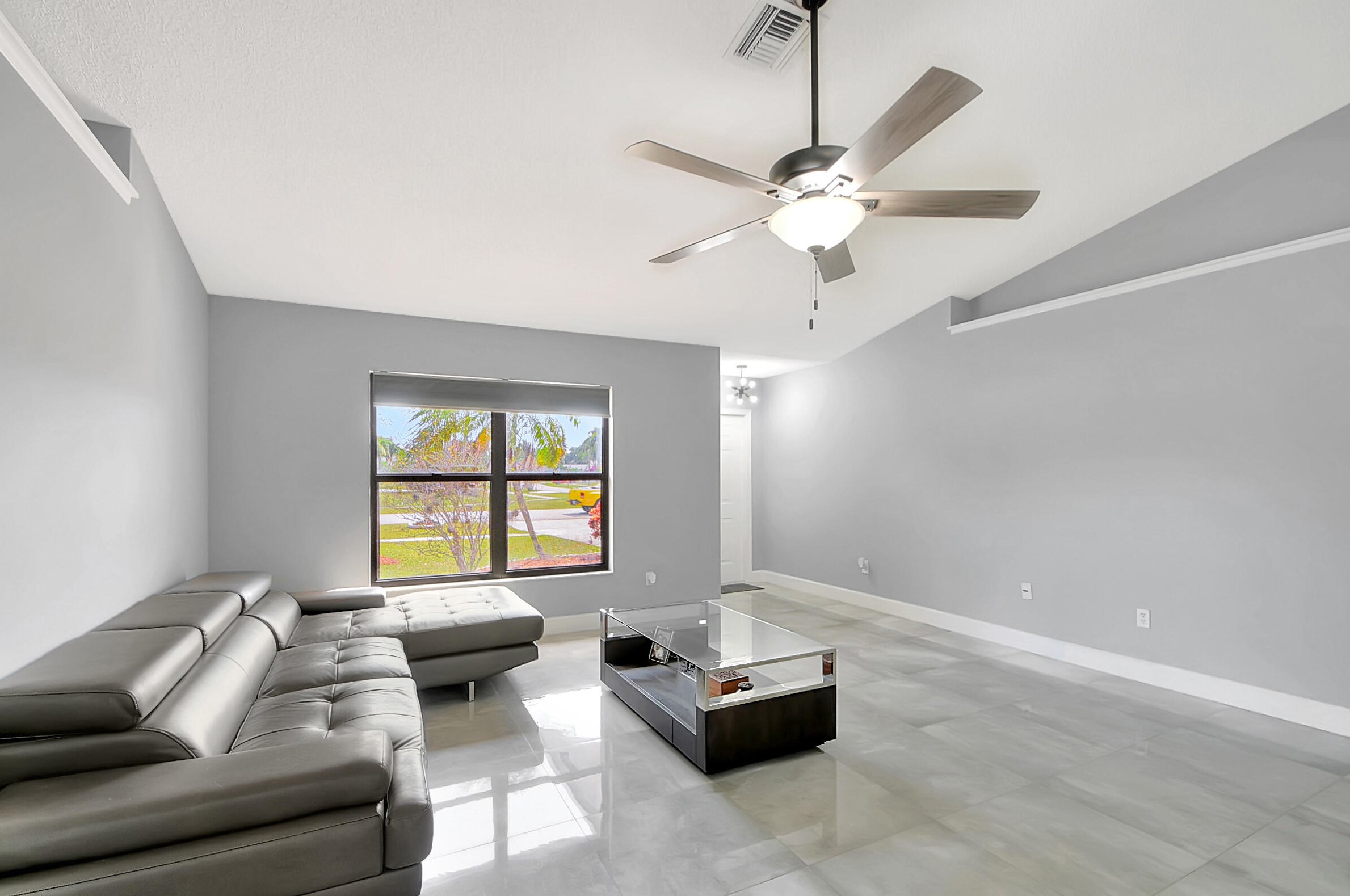 7595 Woodland Creek Ln, Lake Worth FL  33467-6582 exterior
