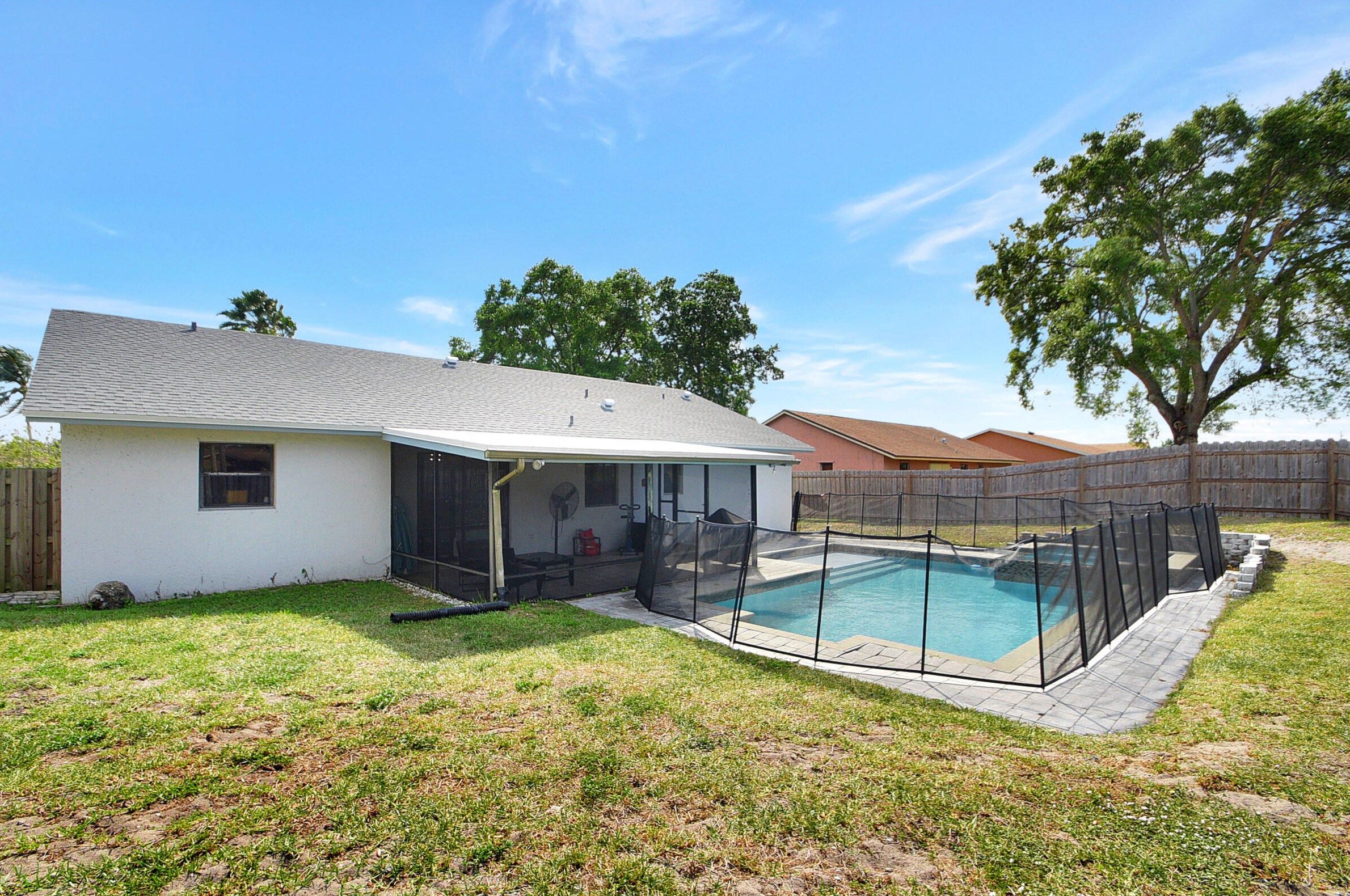 7595 Woodland Creek Ln, Lake Worth FL  33467-6582 exterior