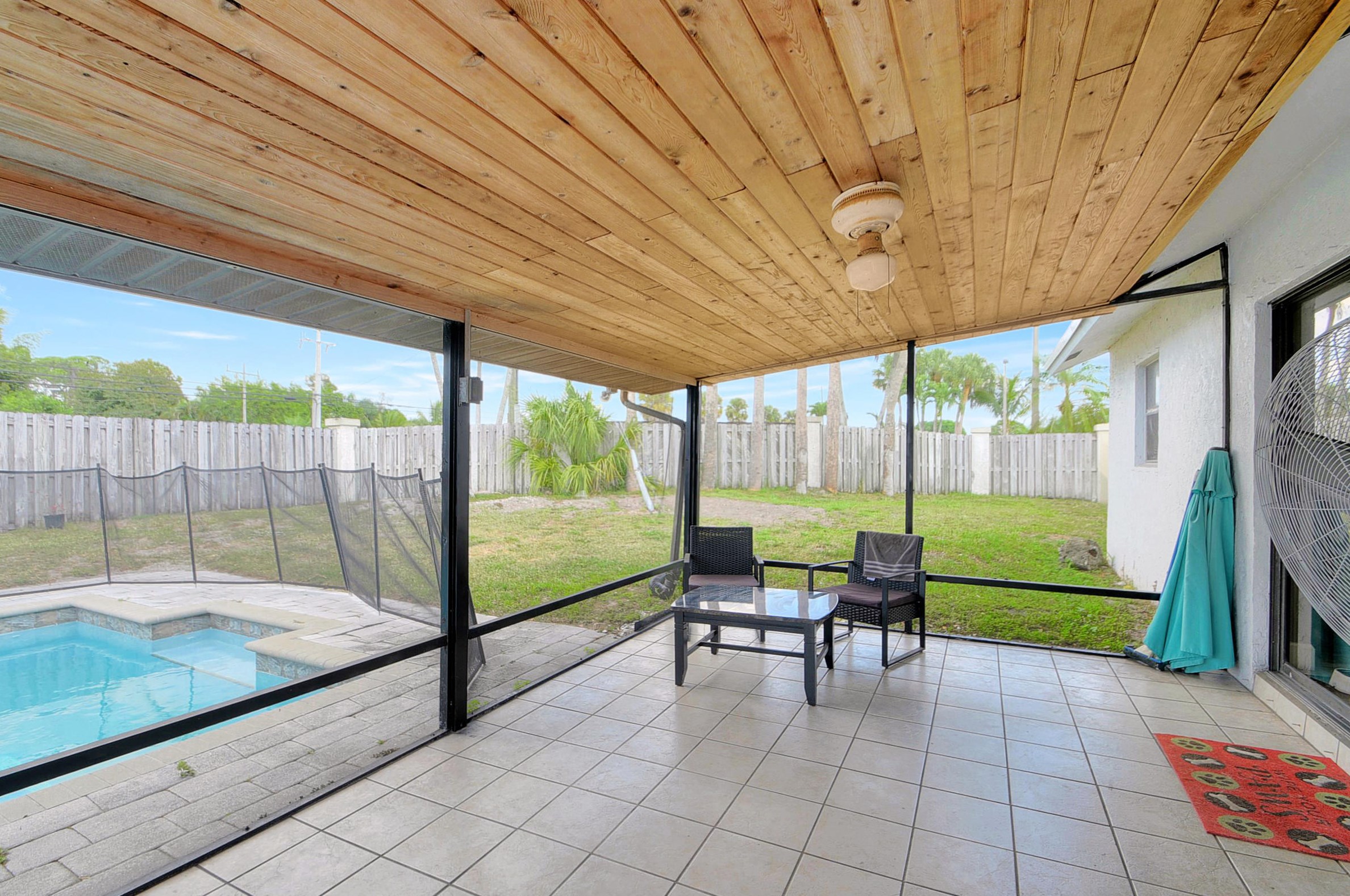 7595 Woodland Creek Ln, Lake Worth FL  33467-6582 exterior