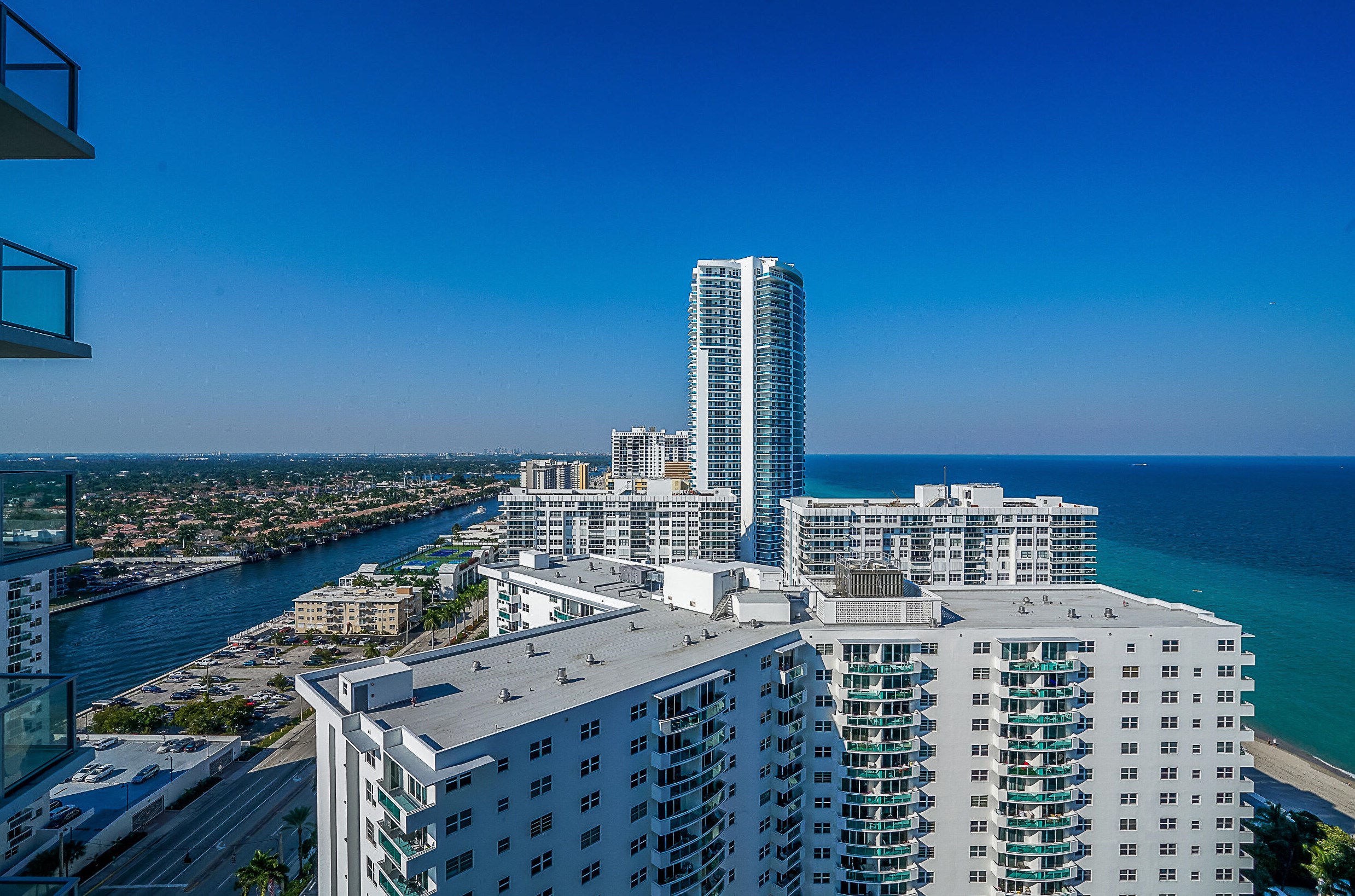 3101 Ocean Dr, Hollywood FL  33019-2804 exterior