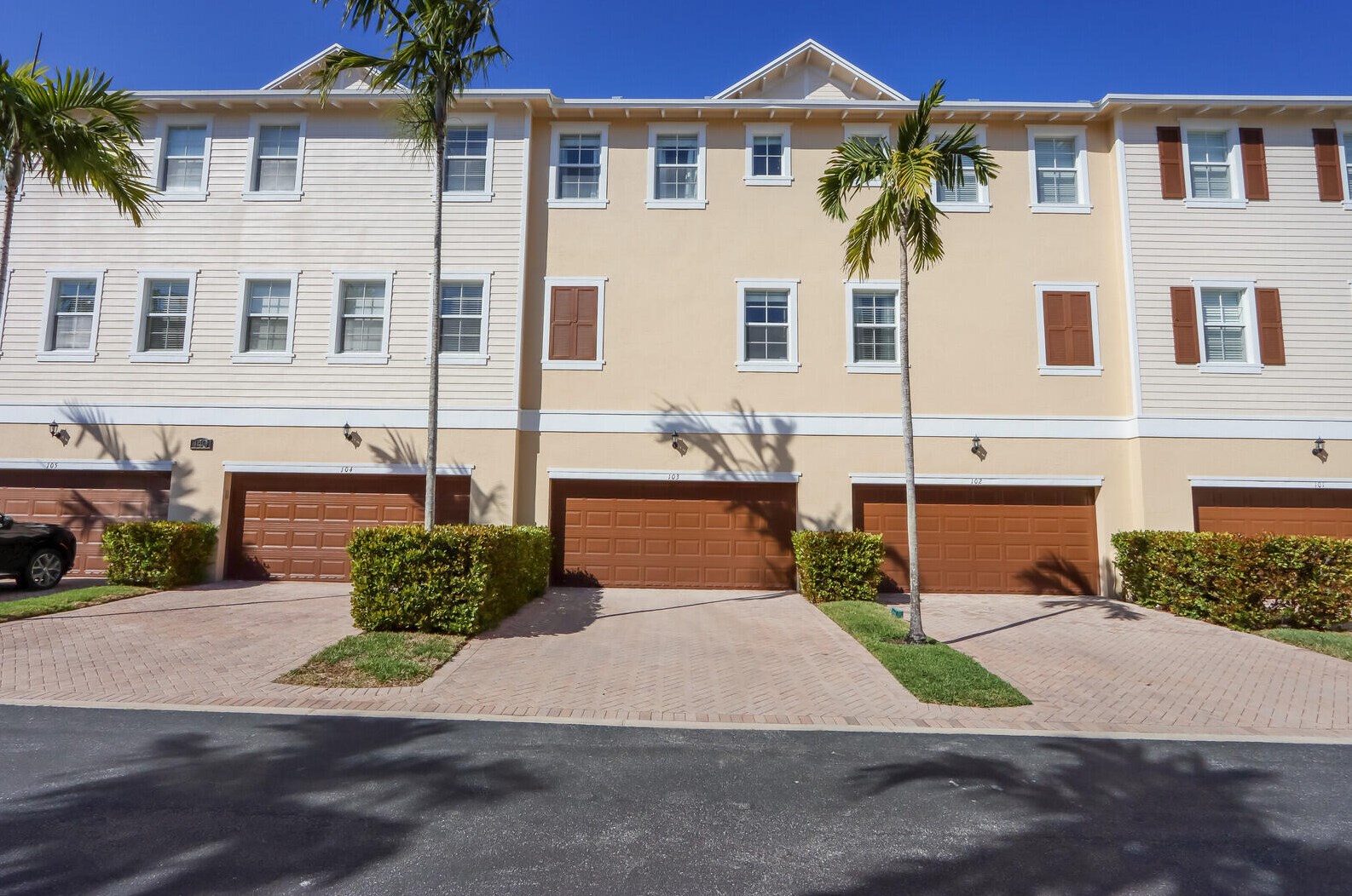 140 Seagrape Dr, Jupiter FL  13101-7889 exterior