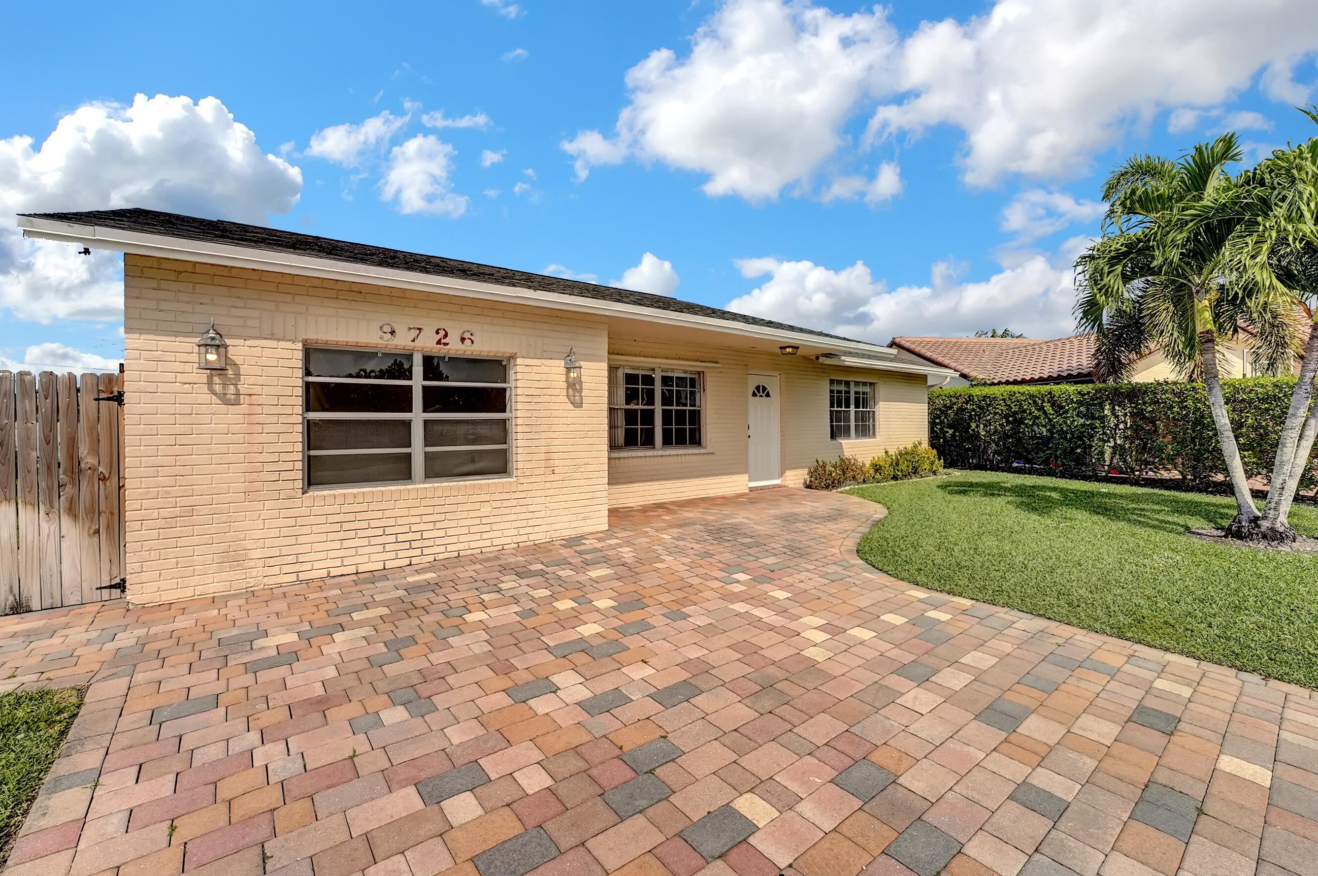 9726 Richmond Cir, Boca Raton FL  33434-2315 exterior