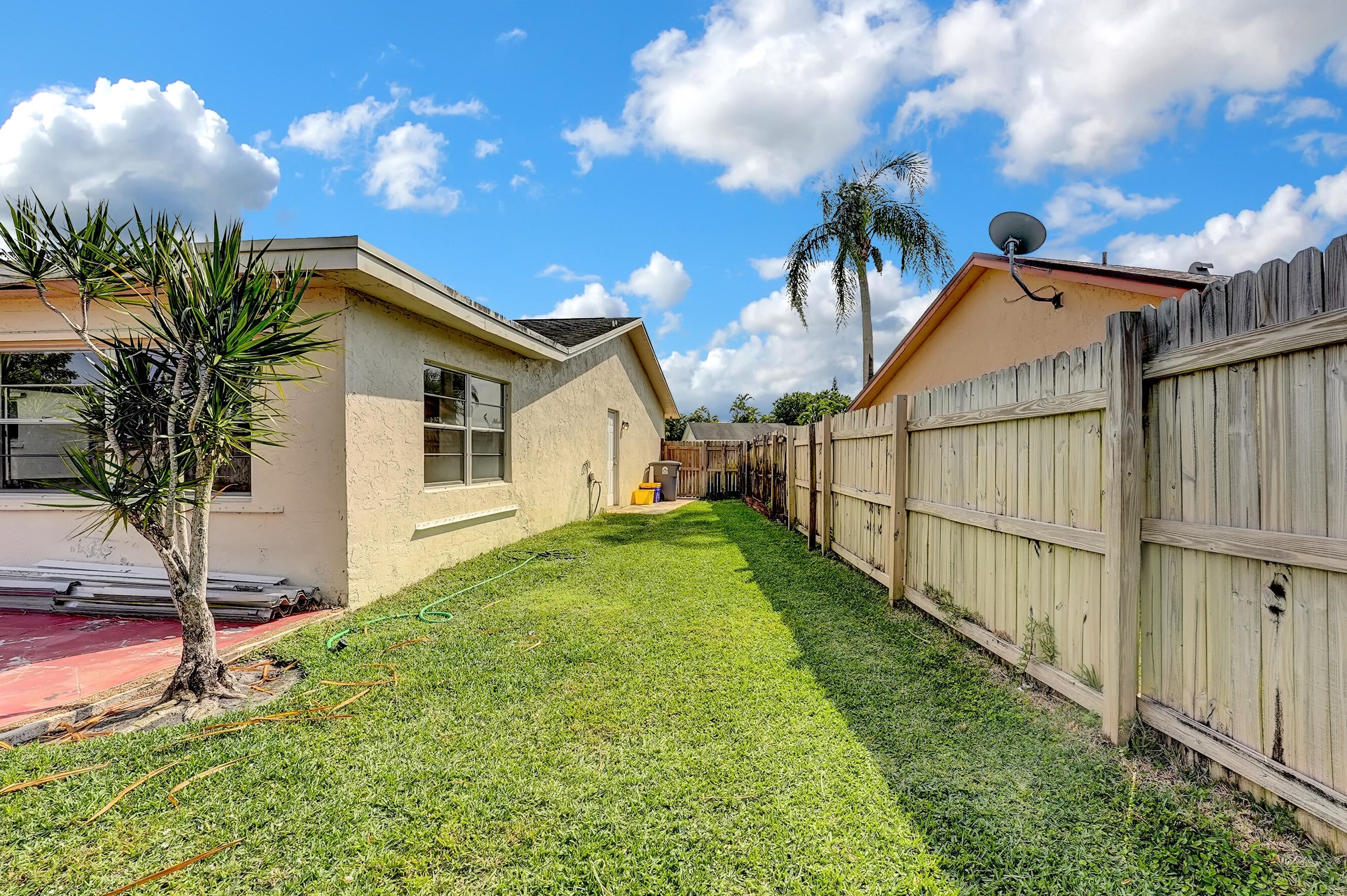 9726 Richmond Cir, Boca Raton FL  33434-2315 exterior