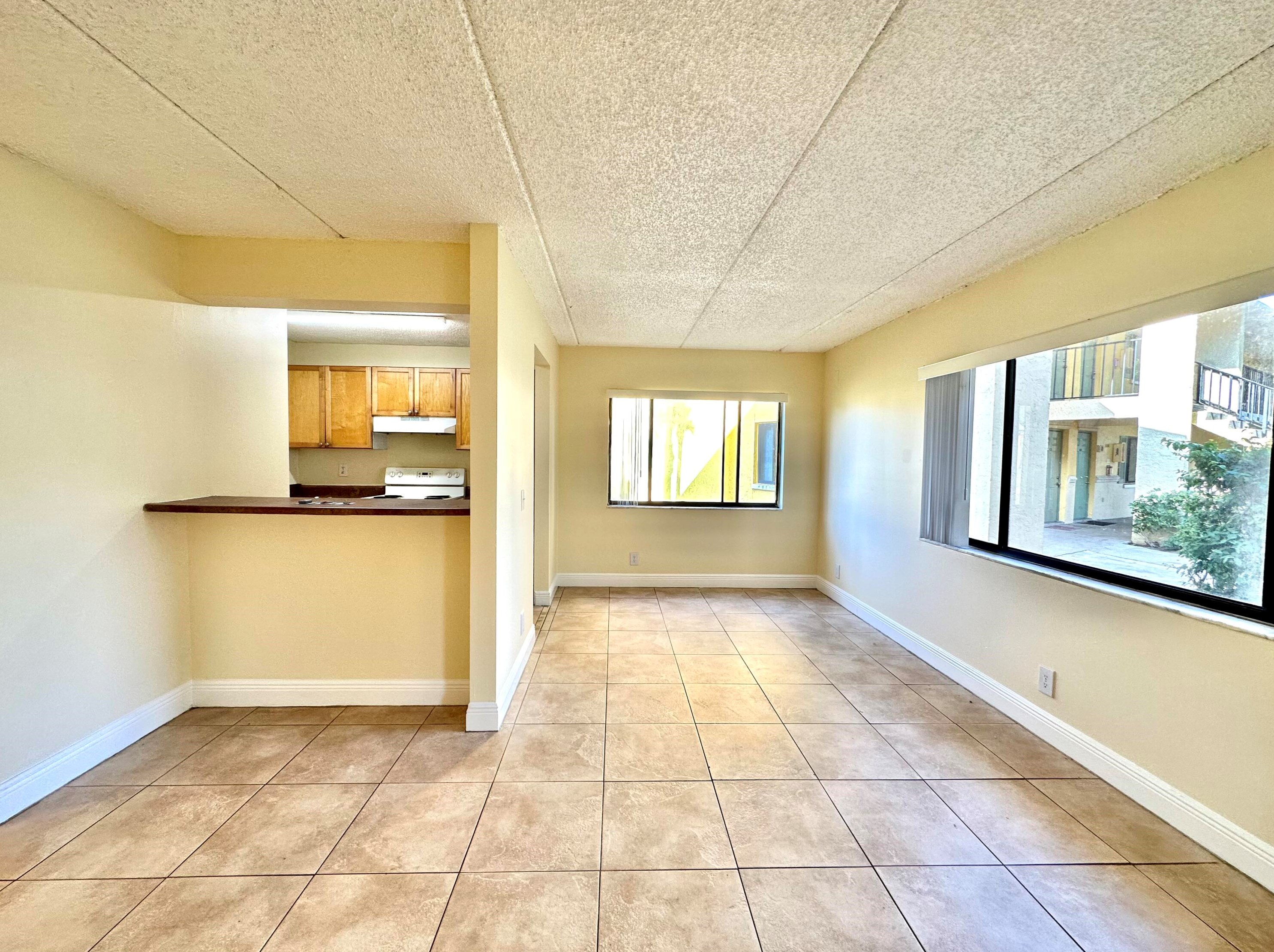 710 Meadows Cir, Boynton Beach, FL 33436