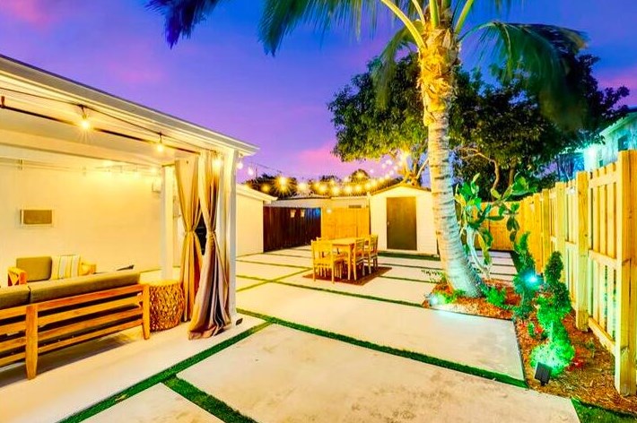 2523 Mckinley St, Hollywood FL  33020-3019 exterior