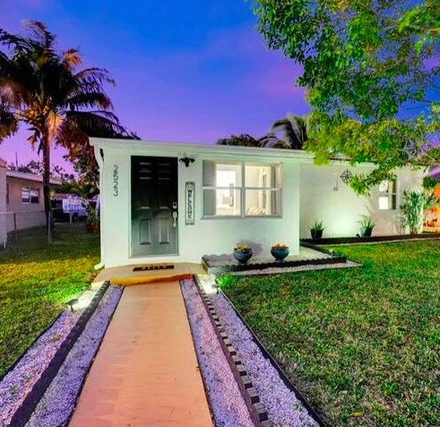 2523 Mckinley St, Hollywood FL  33020-3019 exterior