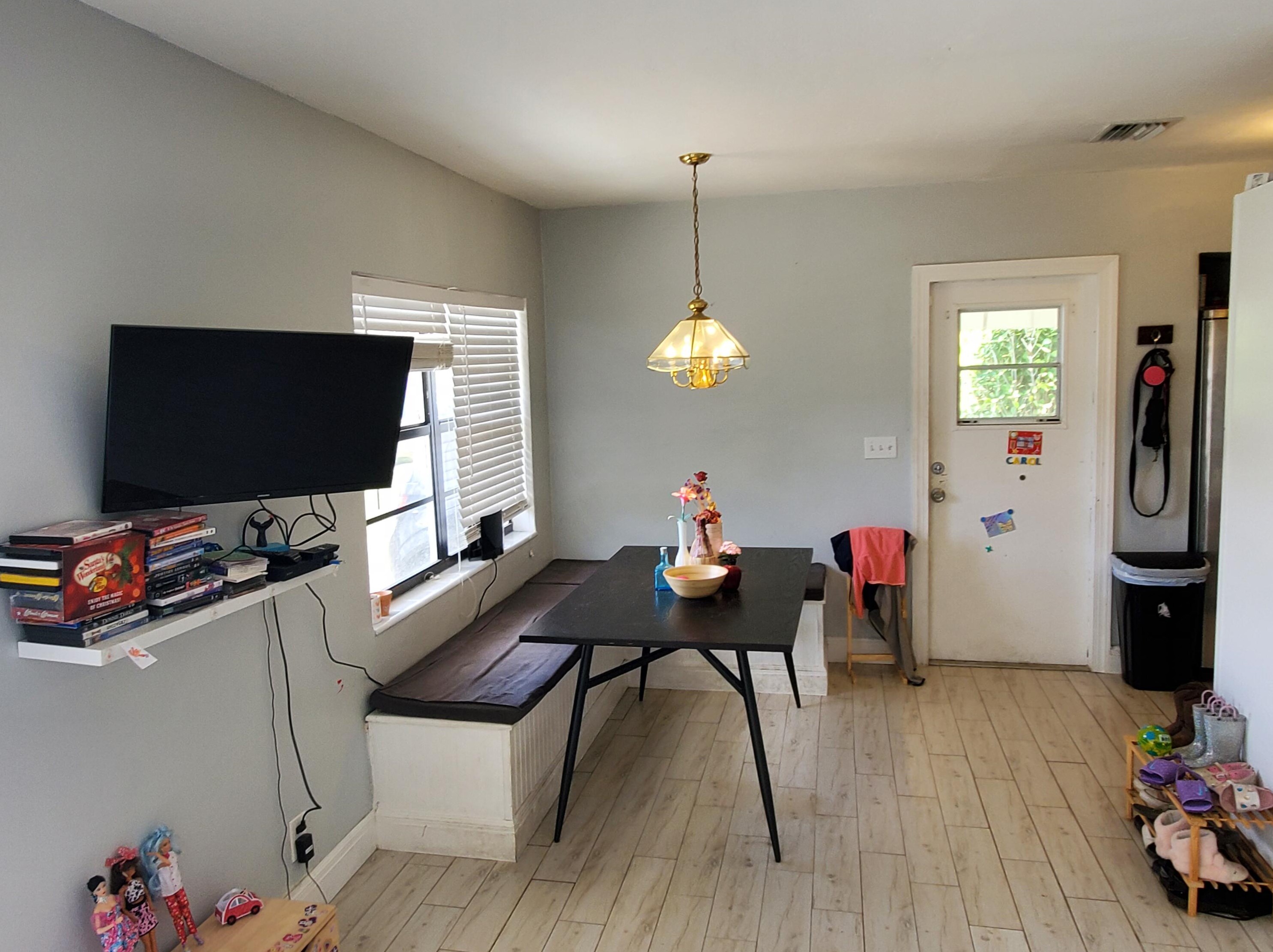 1015 Bloxham St, Lake Worth FL  33462-3123 exterior