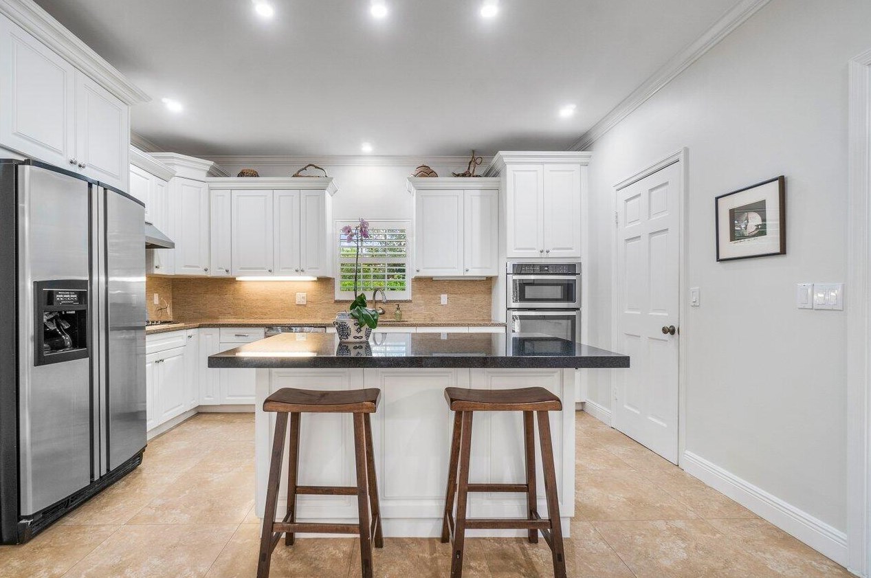 992 Atlantic Dr, Lake Worth FL  33462-4763 exterior