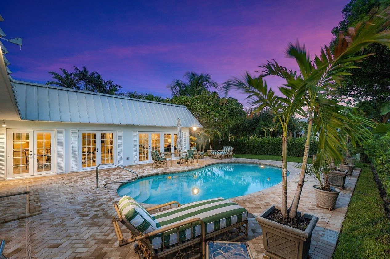 992 Atlantic Dr, Lake Worth FL  33462-4763 exterior