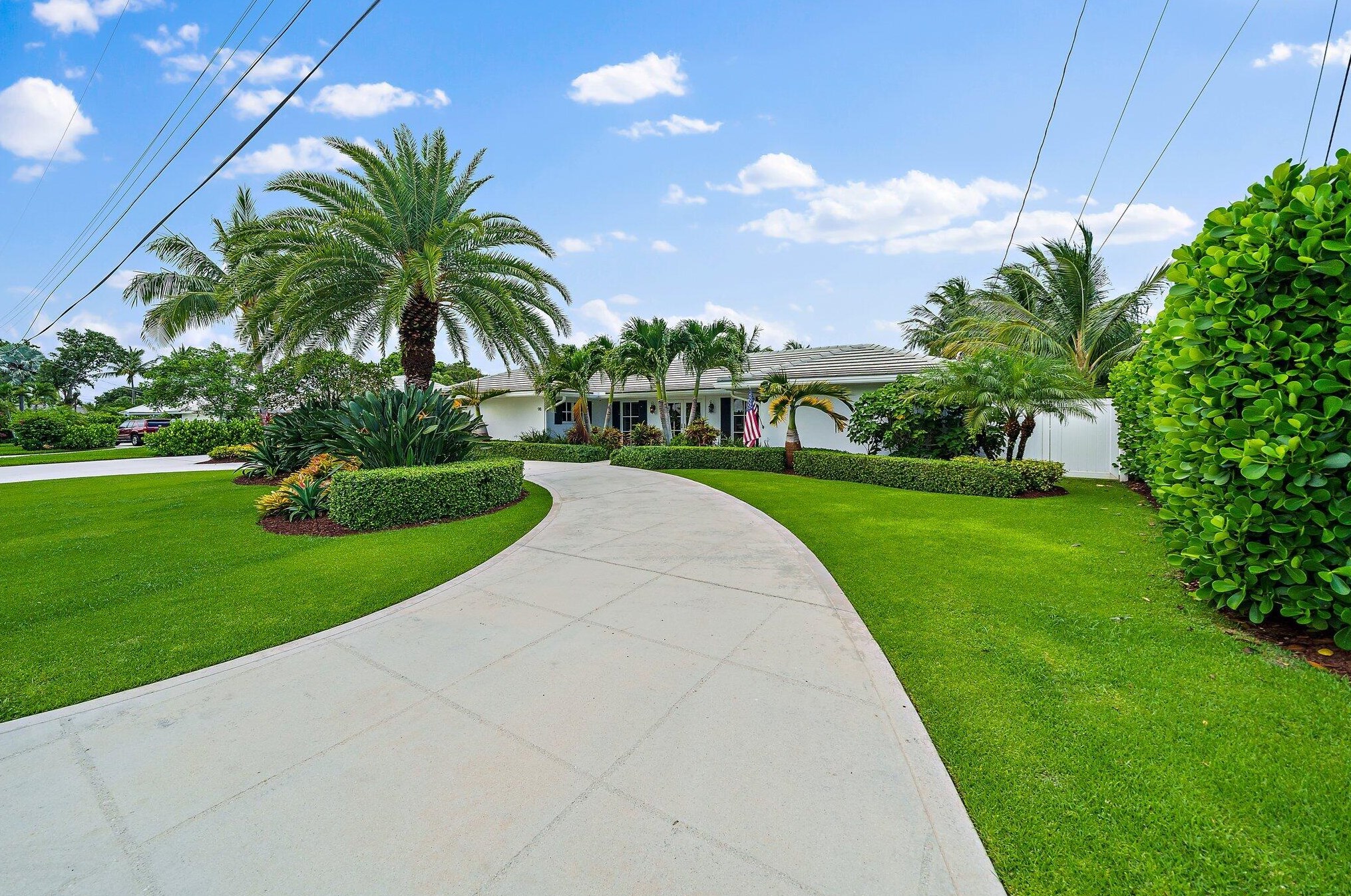 98 Golfview Dr, Jupiter FL  33469-1947 exterior