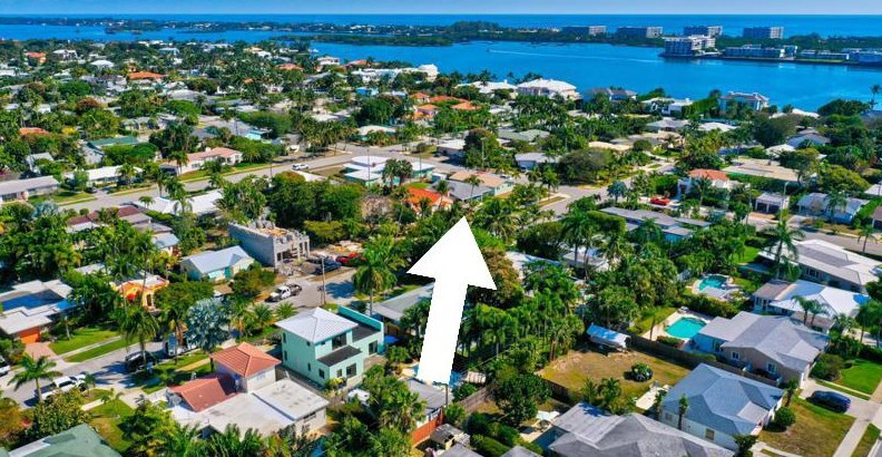 106 Auburn Dr, Lake Worth FL  33460-6310 exterior