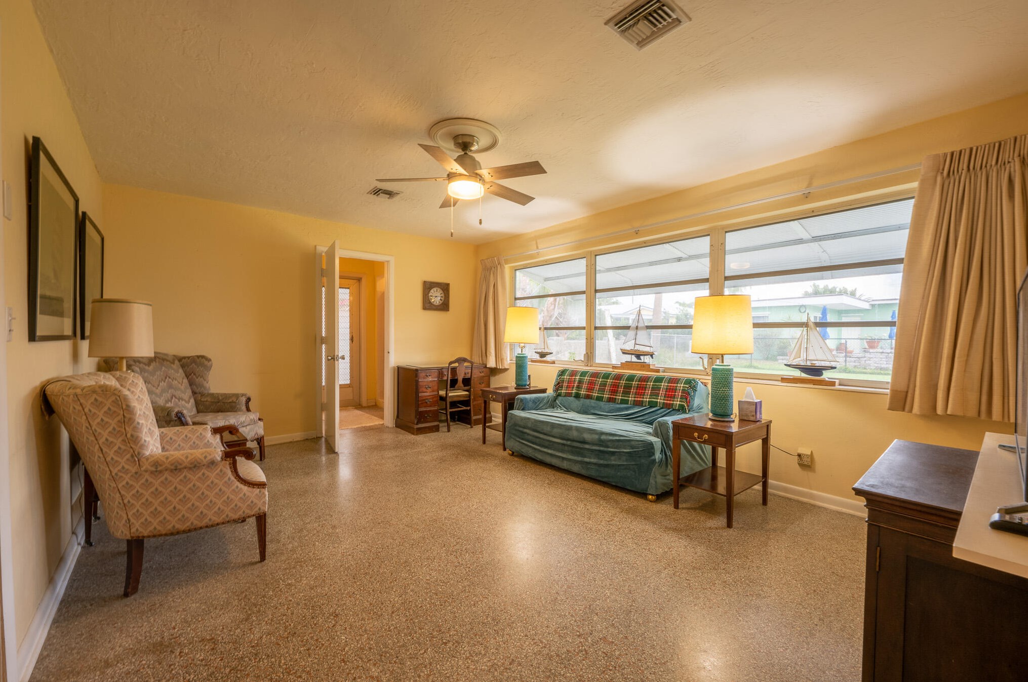 106 Auburn Dr, Lake Worth FL  33460-6310 exterior