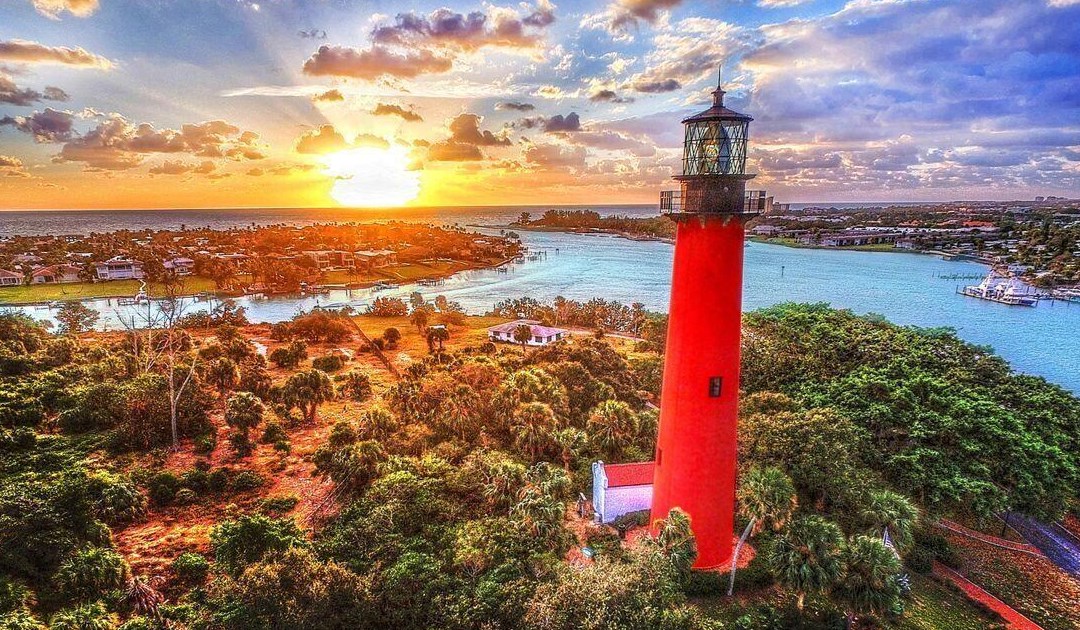 6404 Chasewood Dr, Jupiter FL  33458-5568 exterior