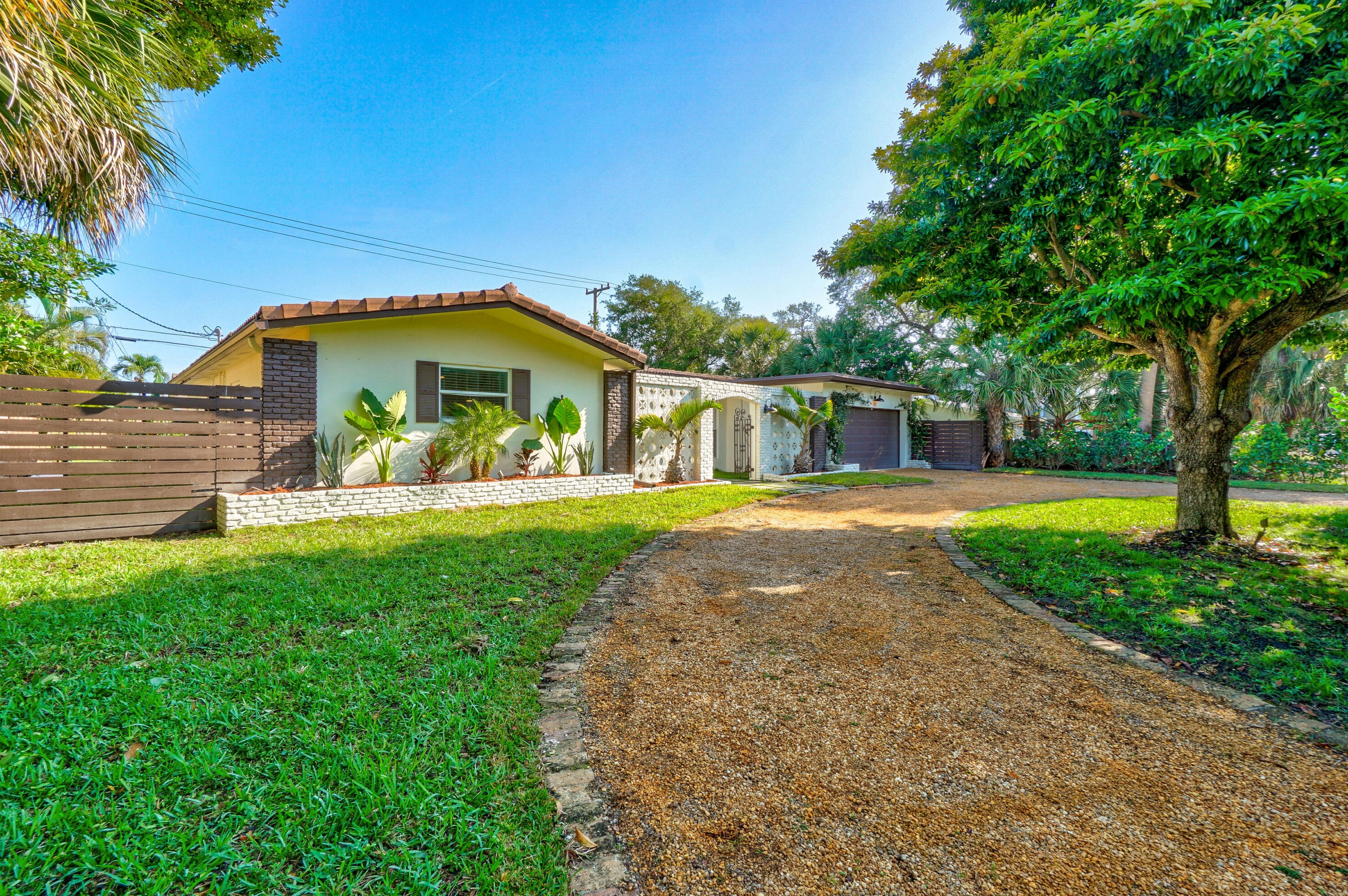 711 25th Pl, Boynton Beach FL  33435-7521 exterior