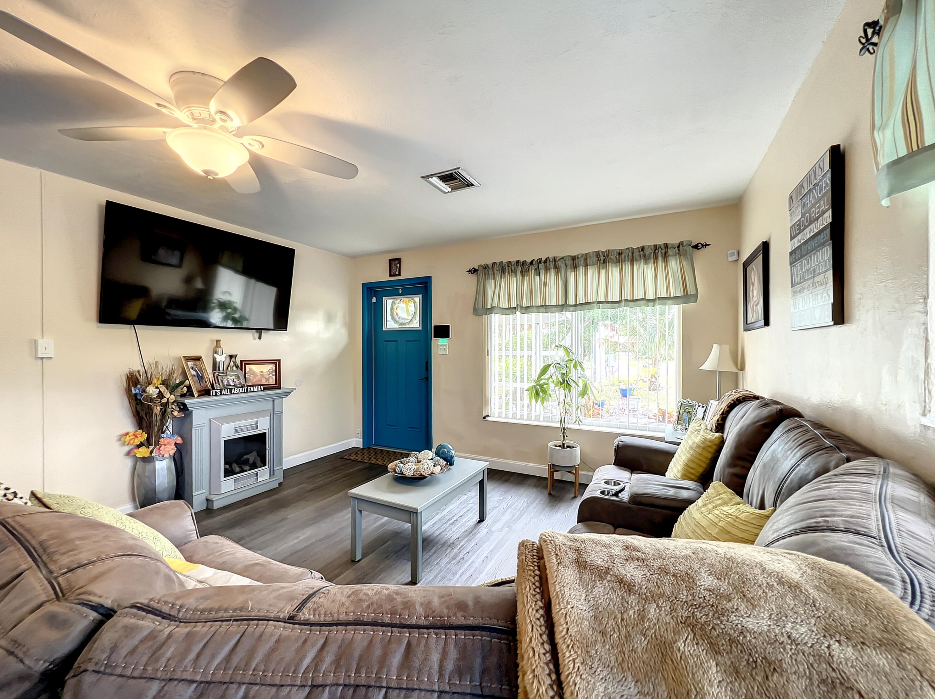 19198 Bryant Dr, Jupiter FL  33469-1612 exterior