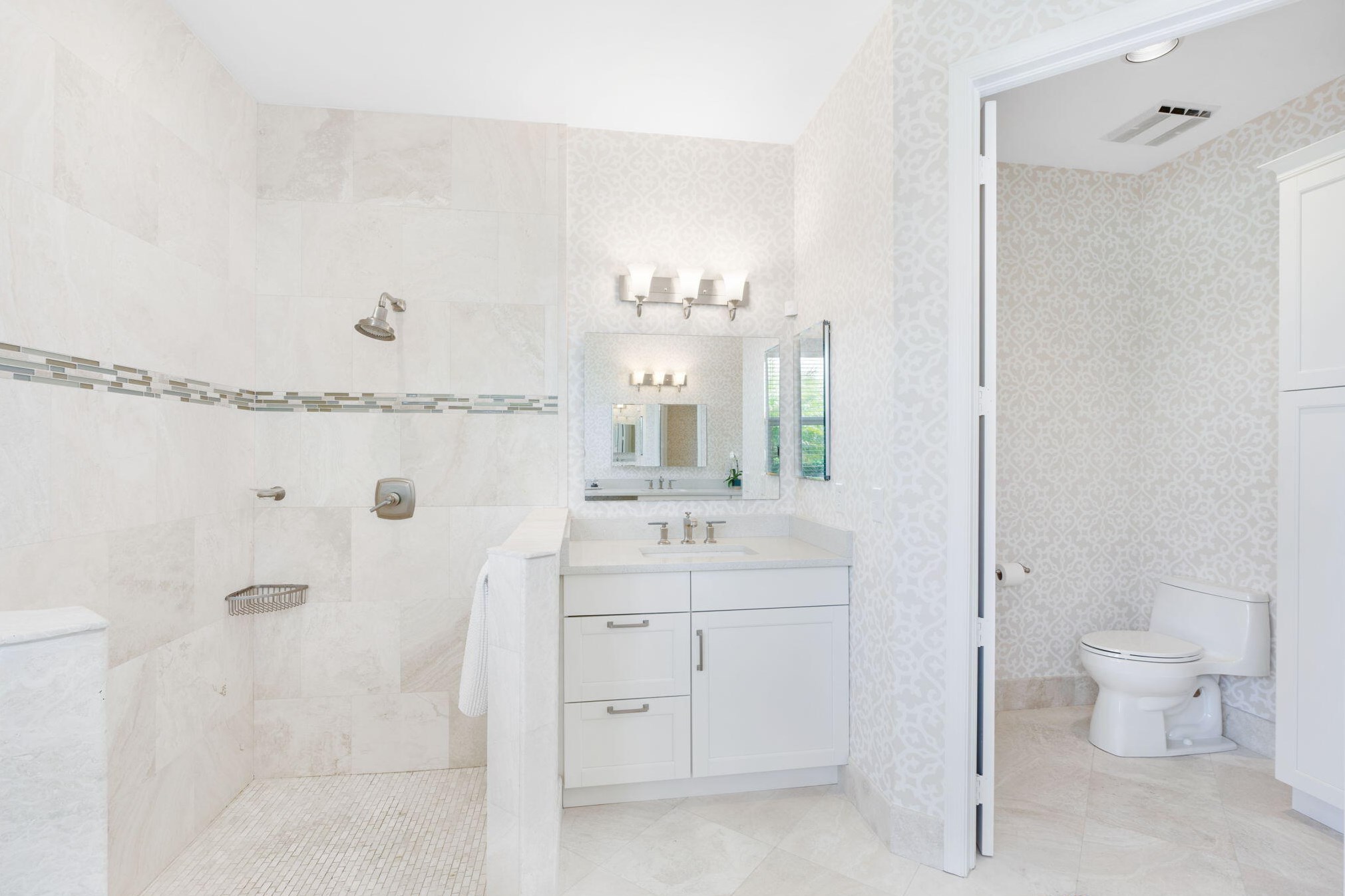 189 Orange Tree Dr, Lake Worth FL 33462-1129 exterior