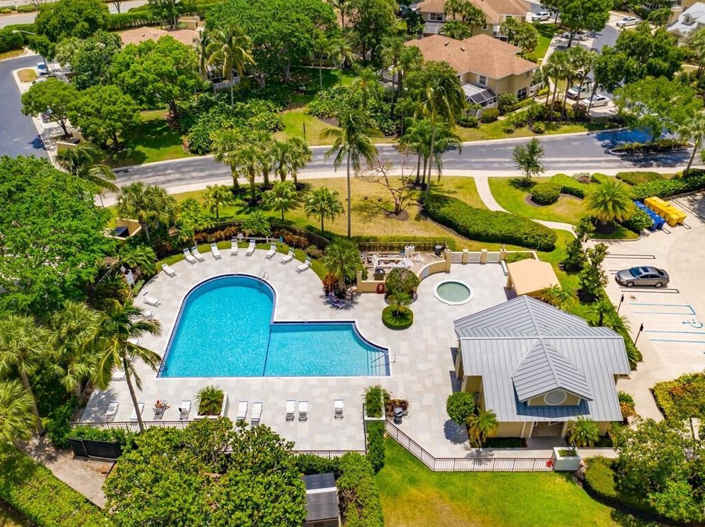 4003 Medford Ct, Boynton Beach FL 33436-9062 exterior