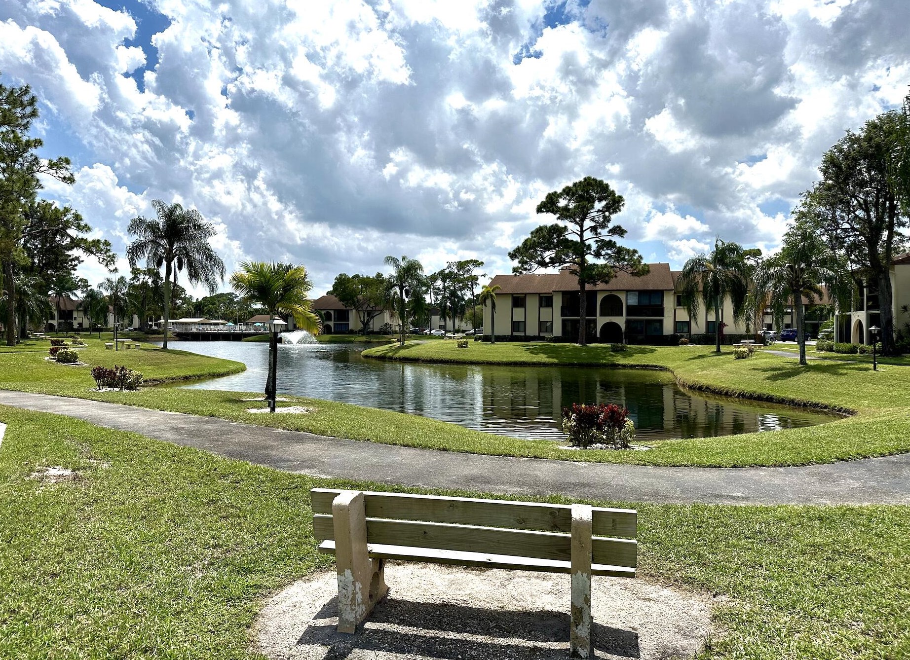 316 Knotty Pine Cir, Lake Worth FL 33463-9185 exterior