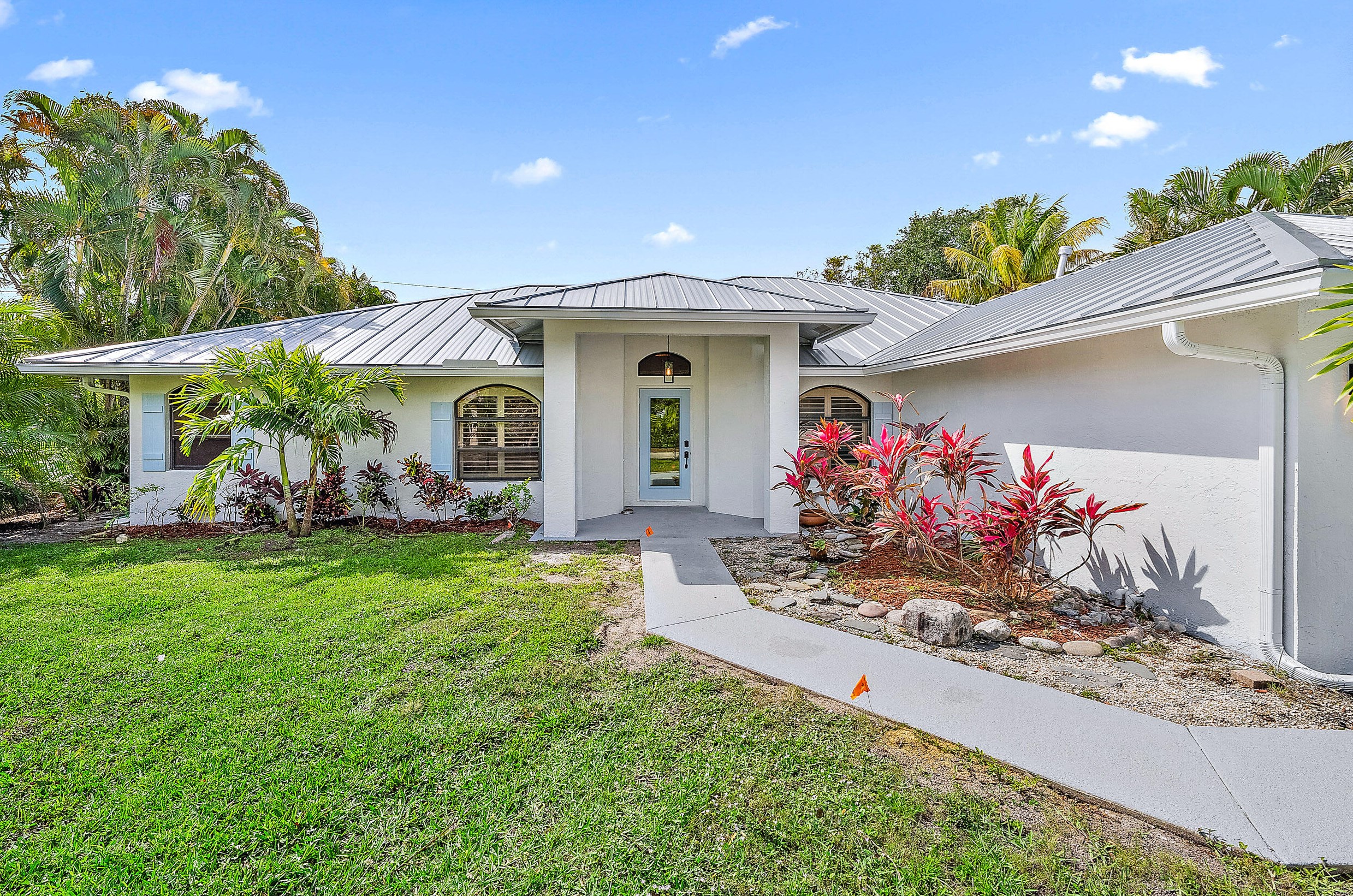 9102 Pomona St, Hobe Sound FL  33455-5524 exterior