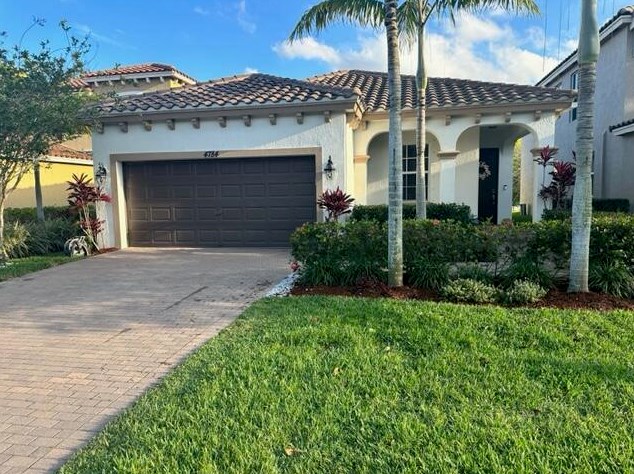 4784 Capital Dr, Lake Worth FL  33463-8185 exterior