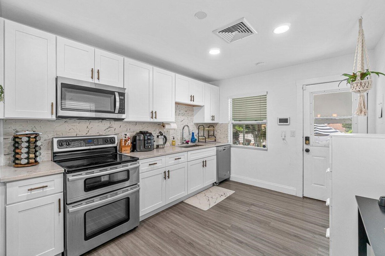 309 B St, Lake Worth FL  33460-3229 exterior