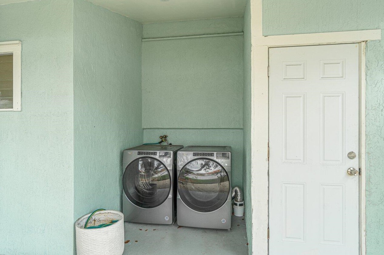 309 B St, Lake Worth FL  33460-3229 exterior