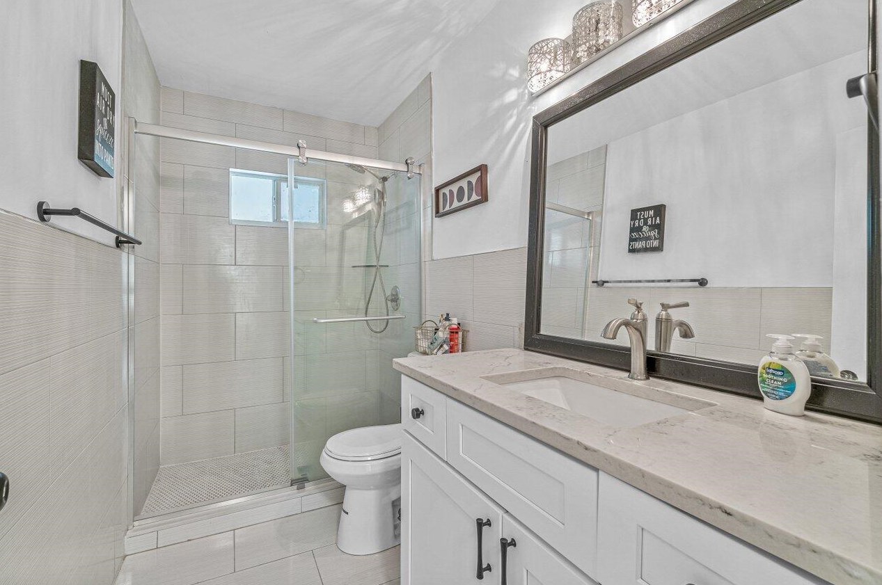 309 B St, Lake Worth FL  33460-3229 exterior