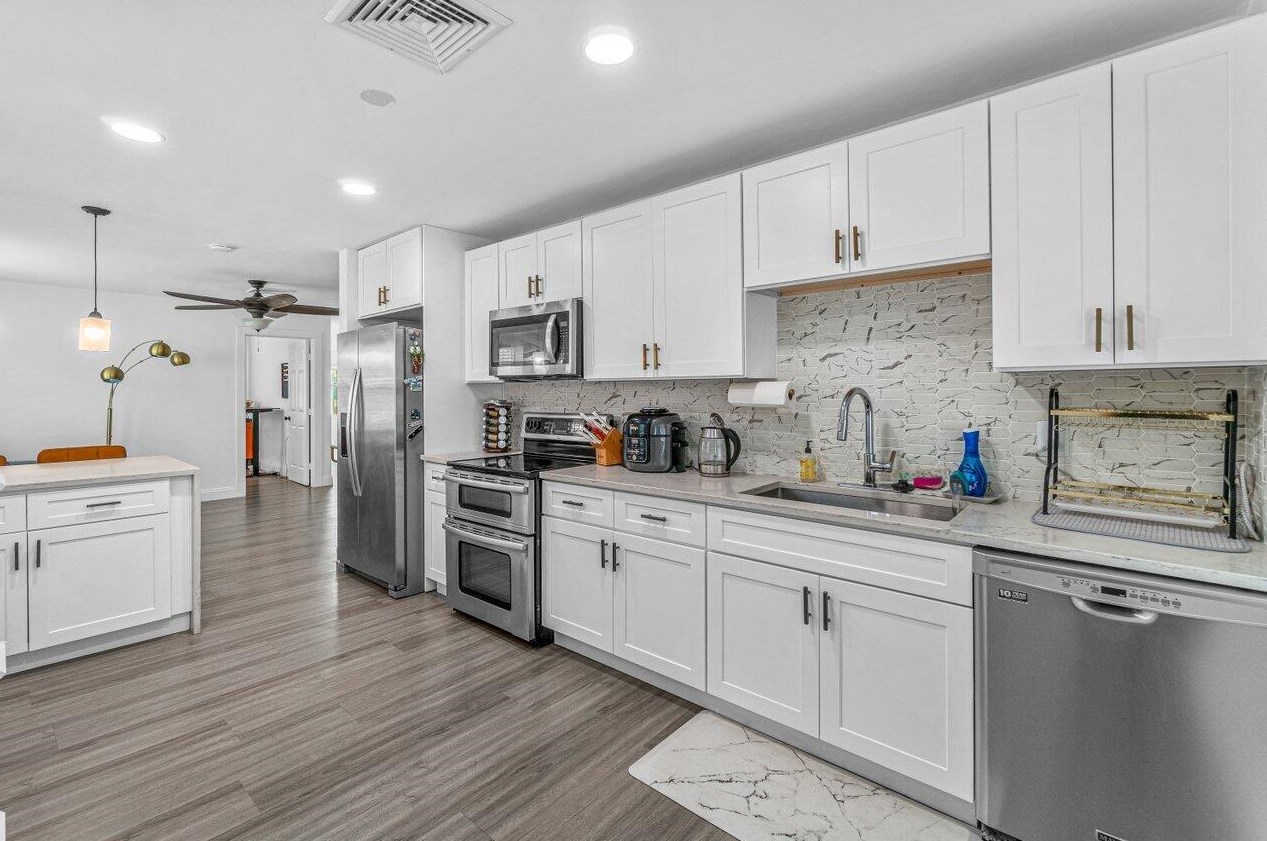 309 B St, Lake Worth FL  33460-3229 exterior