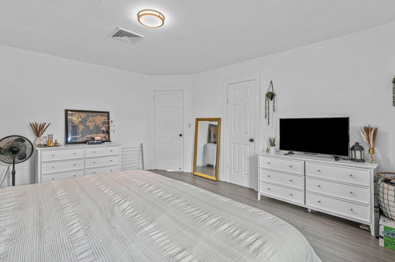 309 B St, Lake Worth FL  33460-3229 exterior