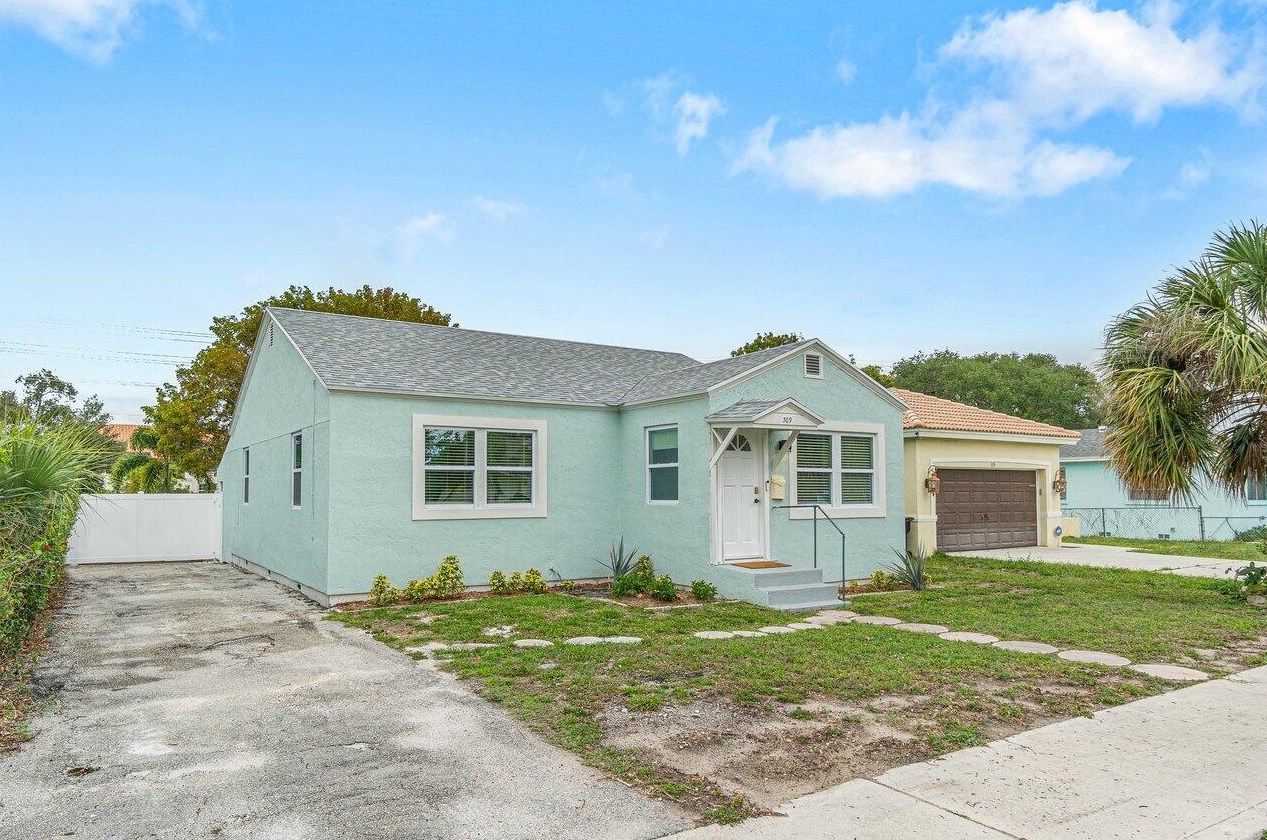 309 B St, Lake Worth FL  33460-3229 exterior