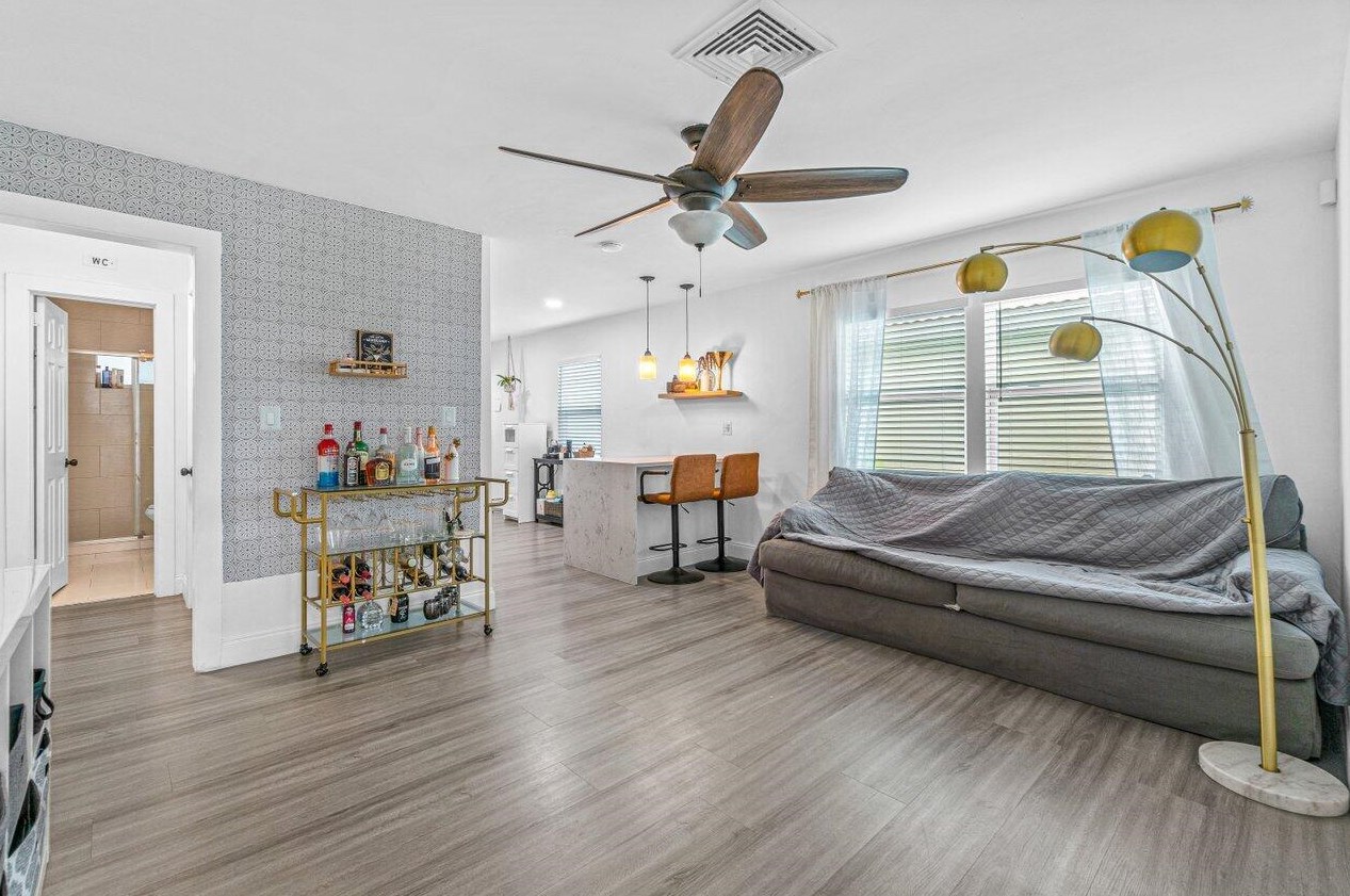 309 B St, Lake Worth FL  33460-3229 exterior