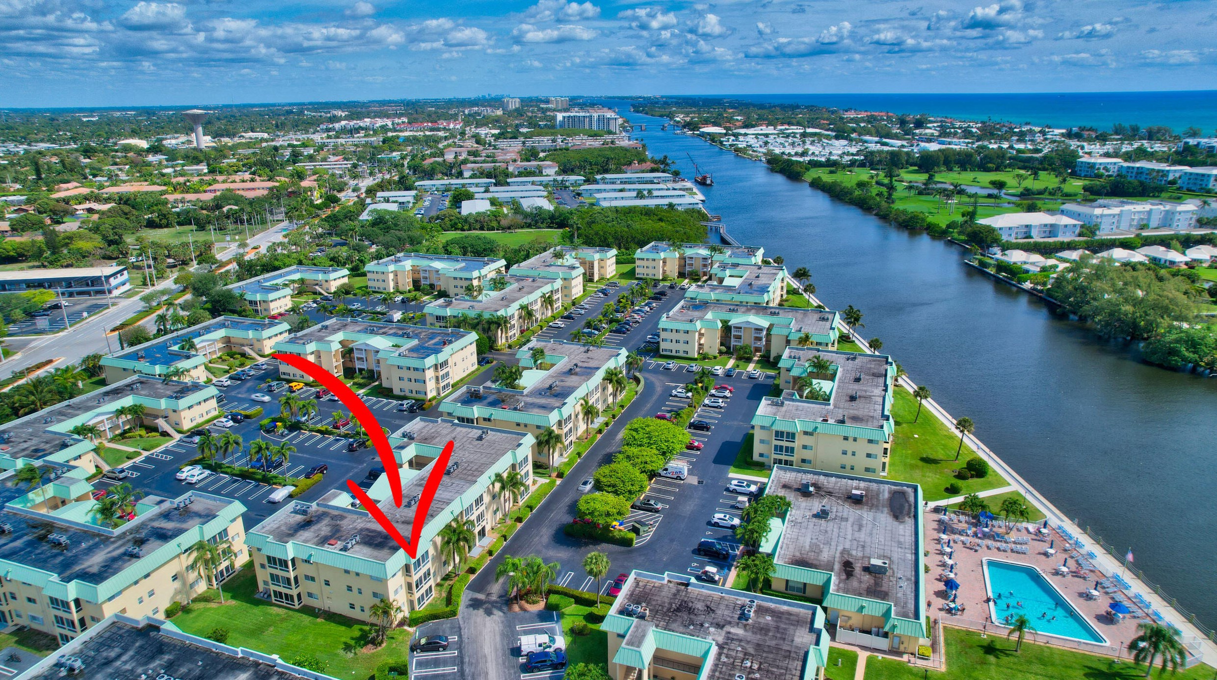 17 Colonial Club Dr, Boynton Beach FL 33435-8353 exterior