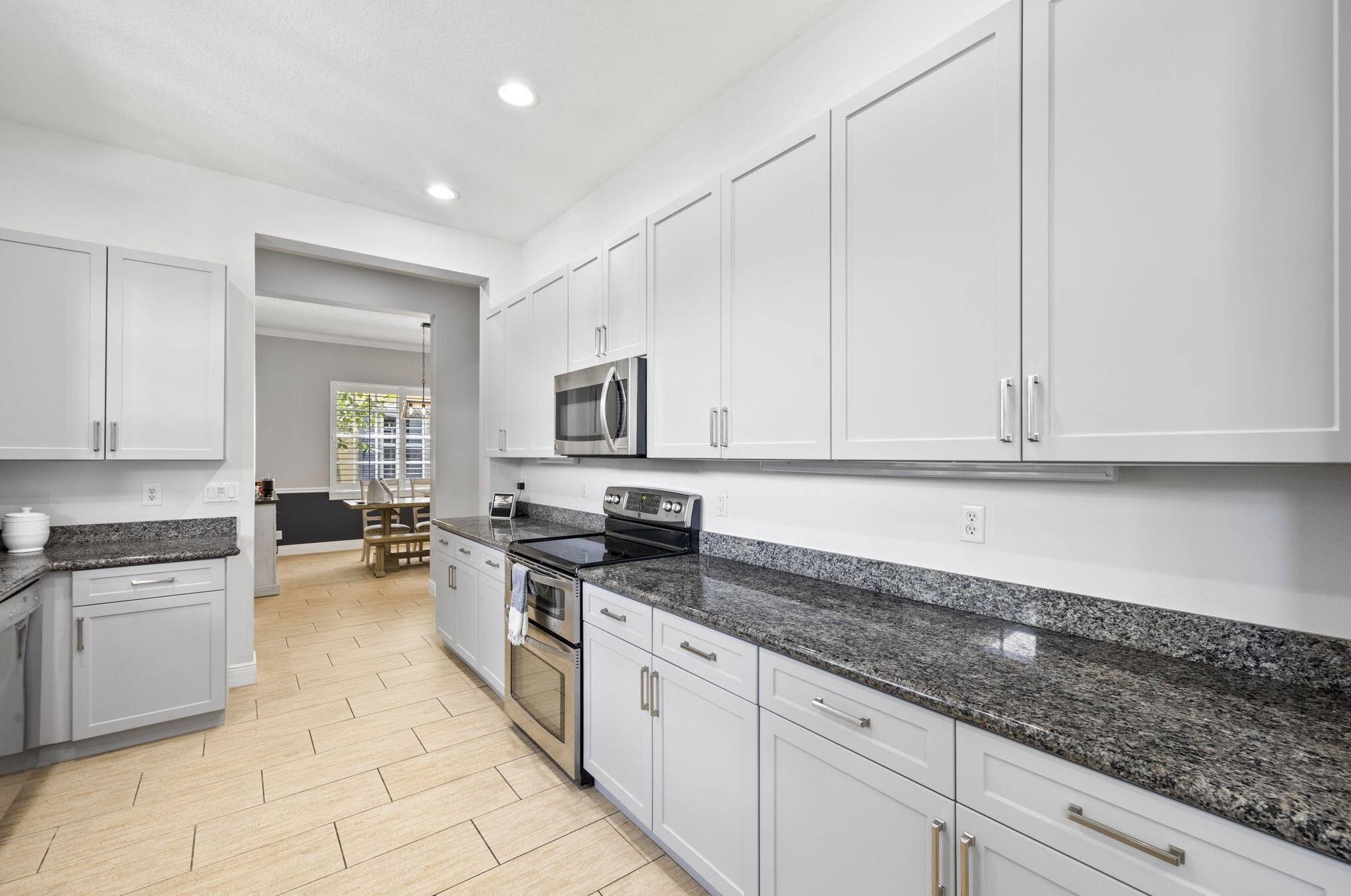 202 Botanica Dr, Jupiter FL  33458-7120 exterior