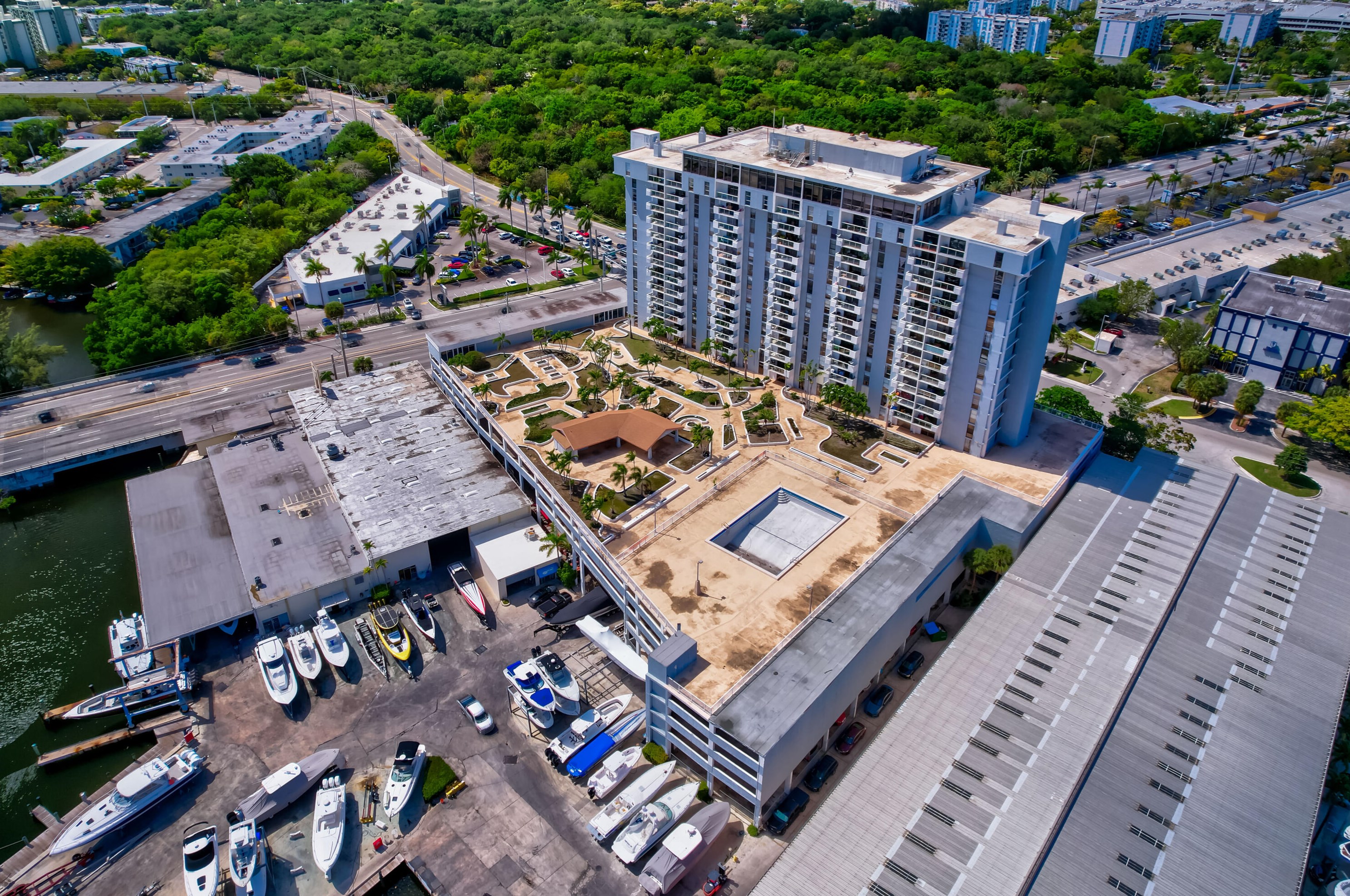 13499 Biscayne Blvd, Miami FL 33181-2026 exterior