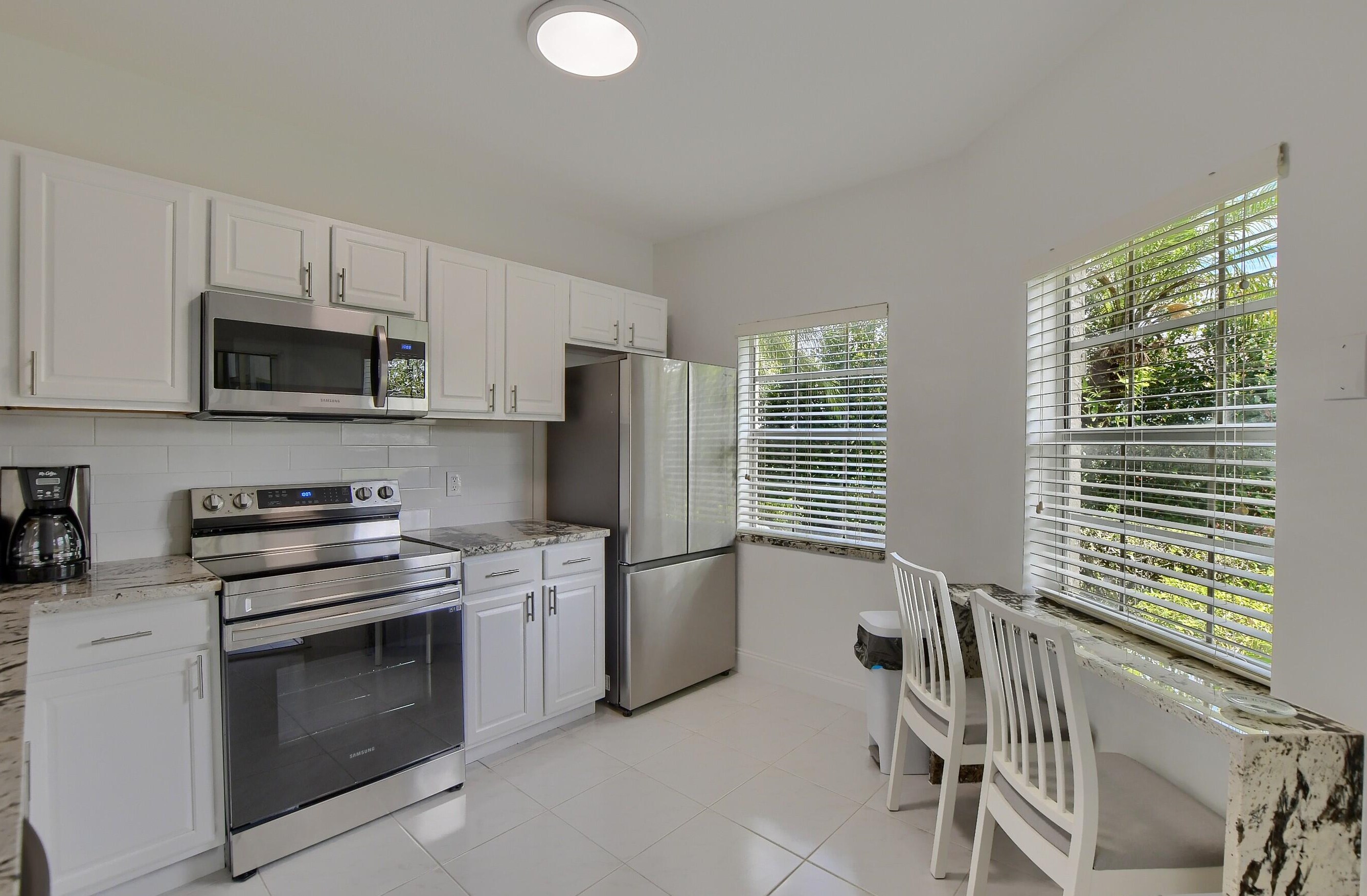 6709 Via Regina, Boca Raton FL  33433-3957 exterior