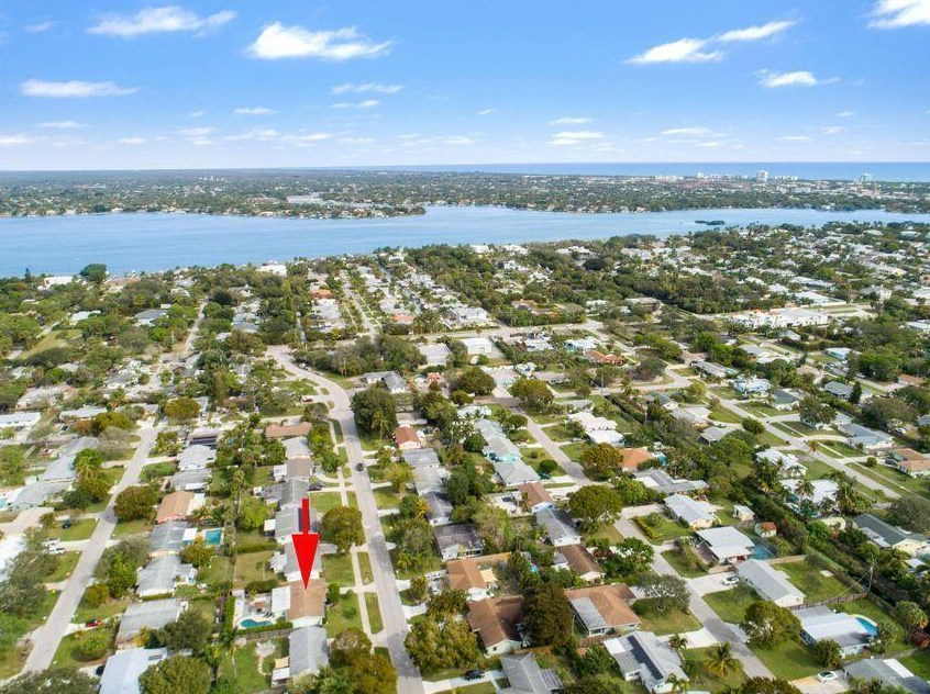 413 Philadelphia Dr, Jupiter FL  33458-4245 exterior