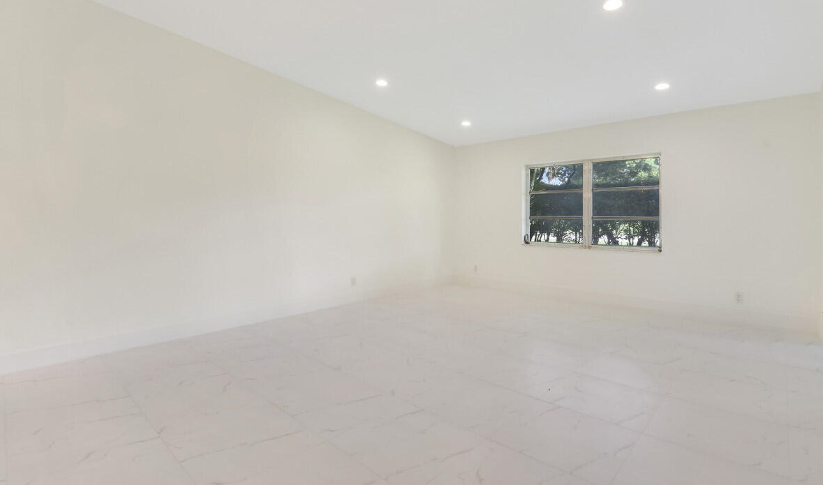 8273 Springtree Rd, Boca Raton FL 33496-5112 exterior