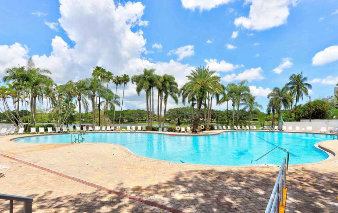 10610 Bexley Blvd, Boca Raton FL  33428-1211 exterior