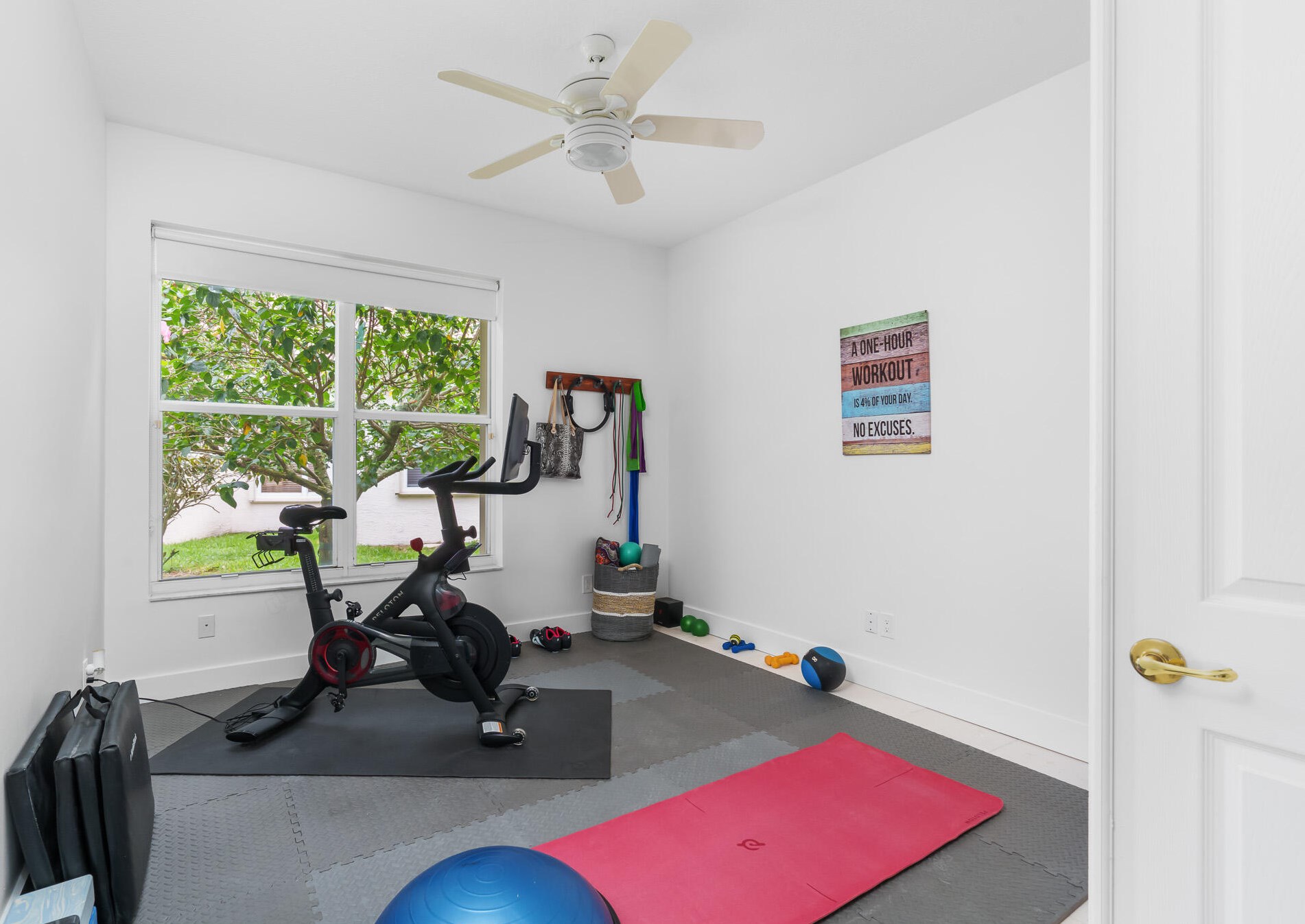 6806 Fiji Cir, Boynton Beach FL  33437-7022 exterior